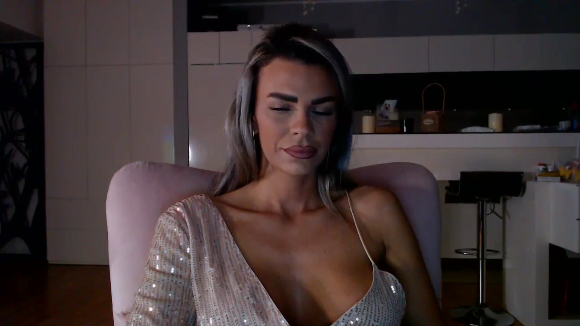 Gallery image thumbnail from D_y_y's myfreecams stream on, 12/23/2025, 05:56 image 19 of 20