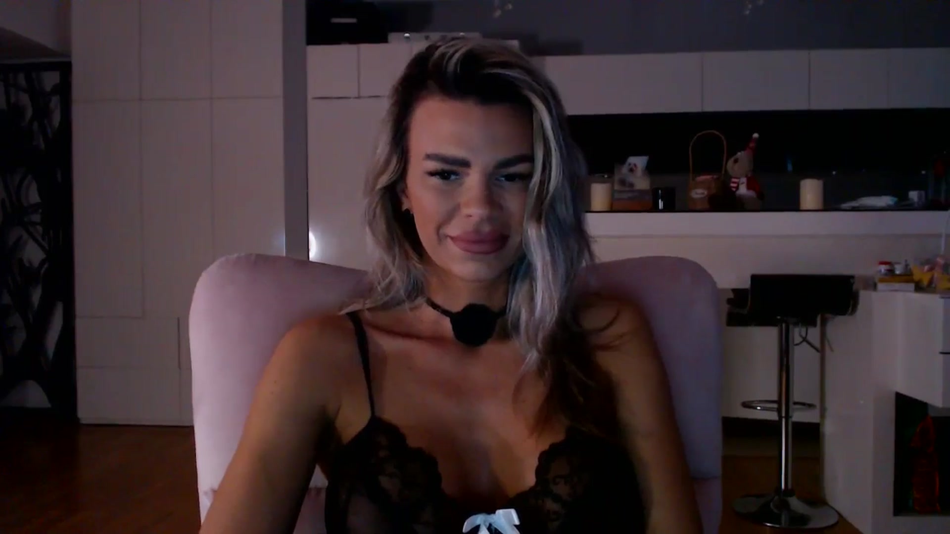 Gallery image thumbnail from D_y_y's myfreecams stream on, 12/28/2025, 06:17 image 17 of 20