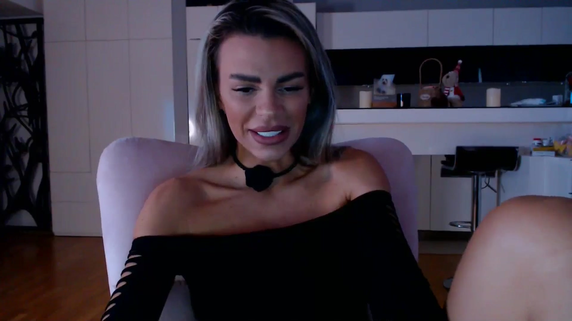 Gallery image thumbnail from D_y_y's myfreecams stream on, 12/29/2025, 06:45 image 11 of 20