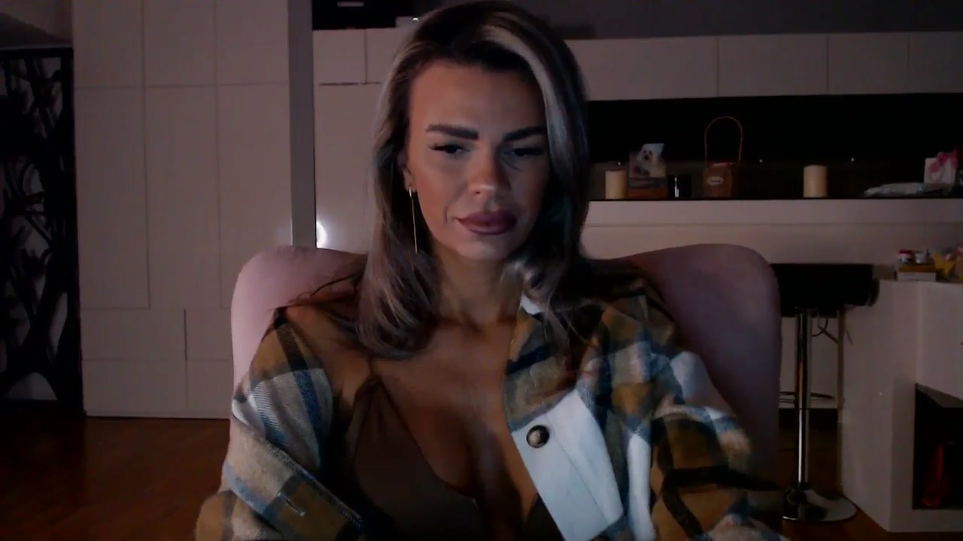 Gallery image thumbnail from D_y_y's myfreecams stream on, 01/02/2026, 06:11 image 4 of 20