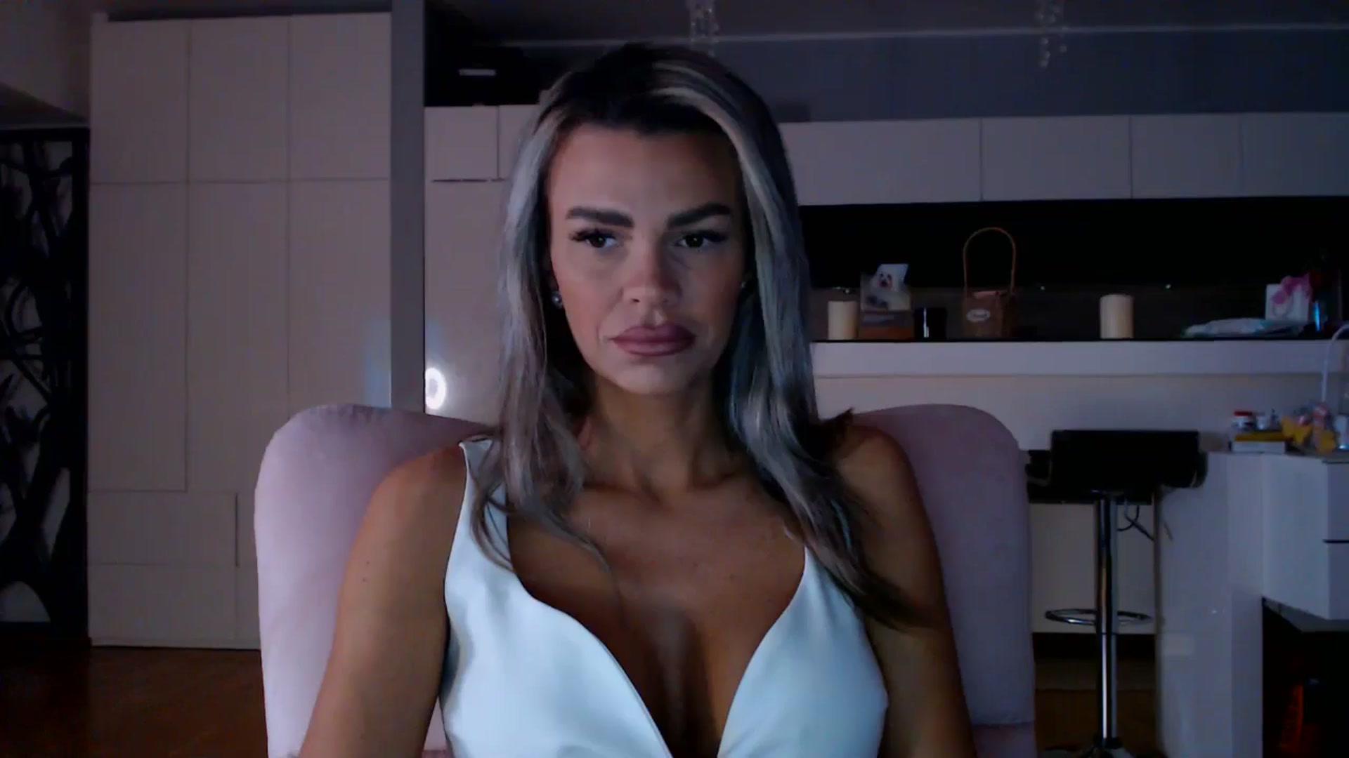 Gallery image thumbnail from D_y_y's myfreecams stream on, 01/03/2026, 06:27 image 11 of 20