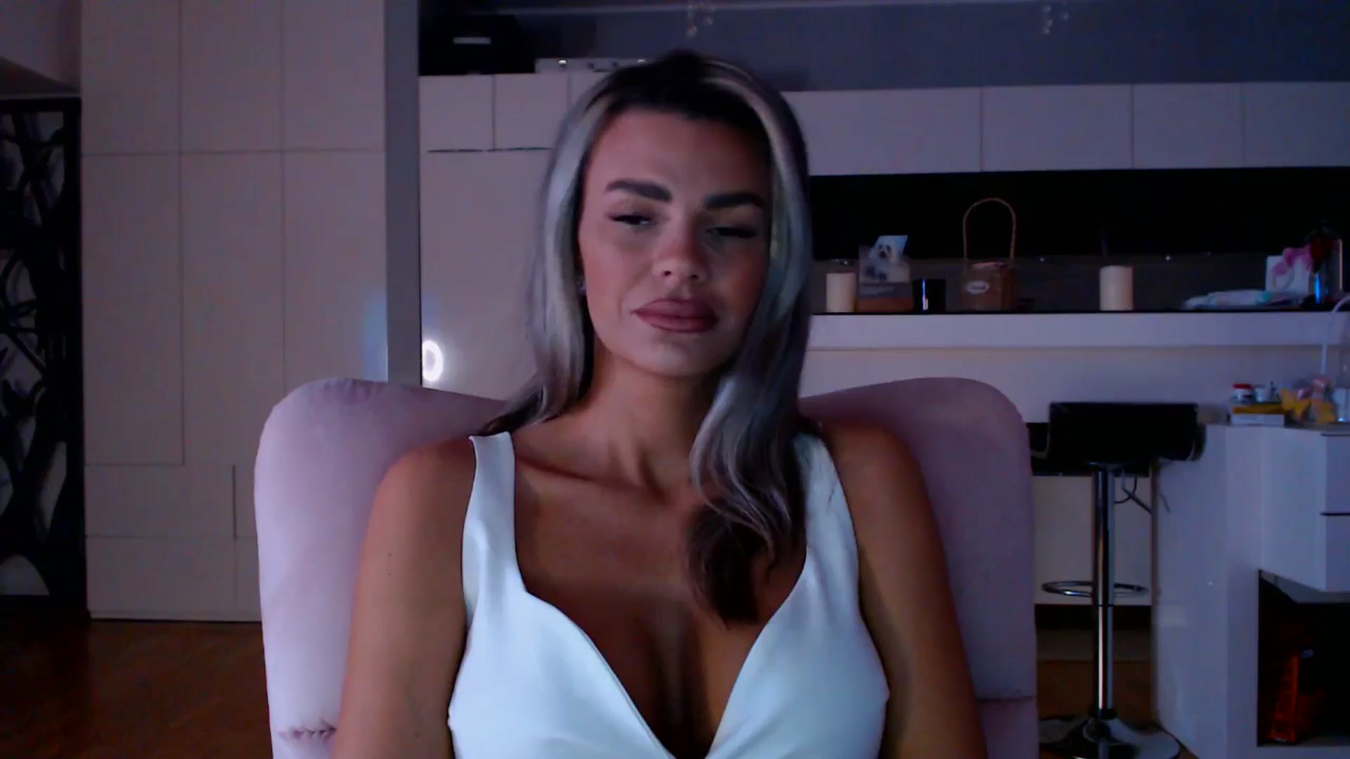 Gallery image thumbnail from D_y_y's myfreecams stream on, 01/03/2026, 06:27 image 13 of 20