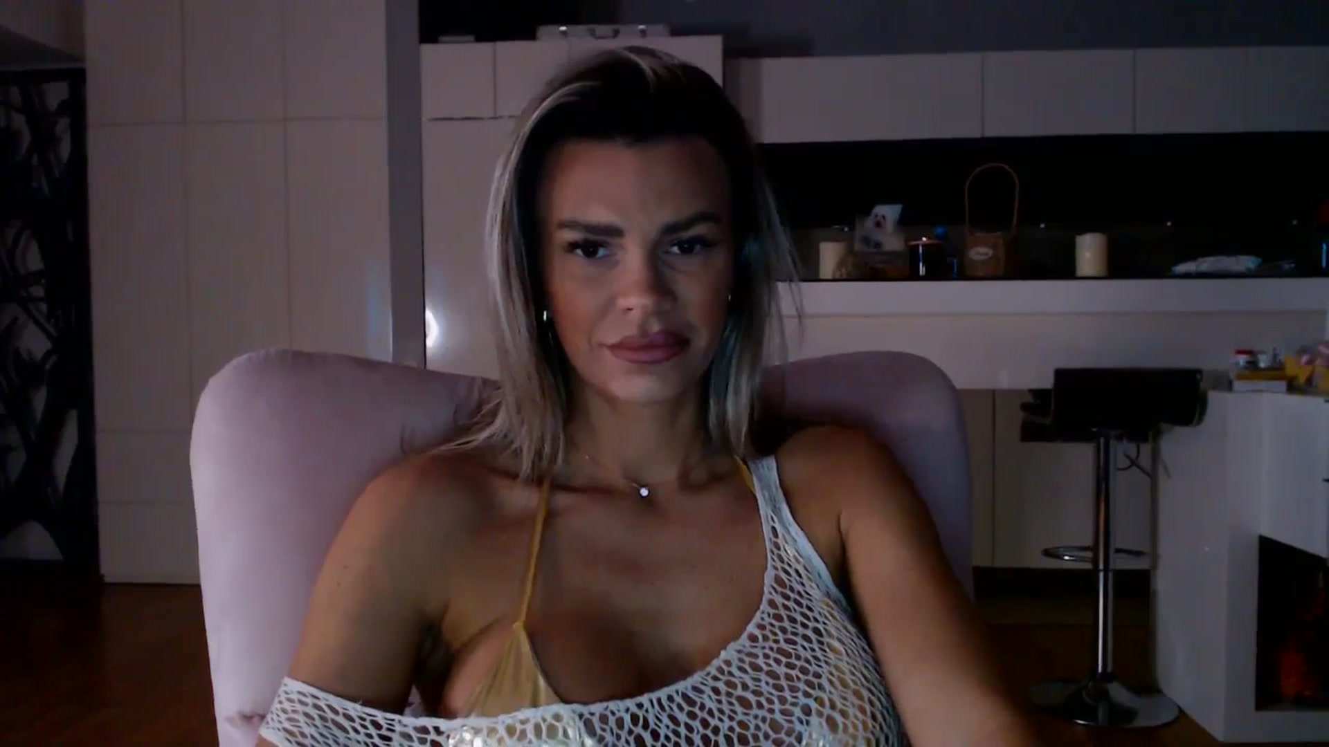 Gallery image thumbnail from D_y_y's myfreecams stream on, 01/14/2026, 06:14 image 14 of 20