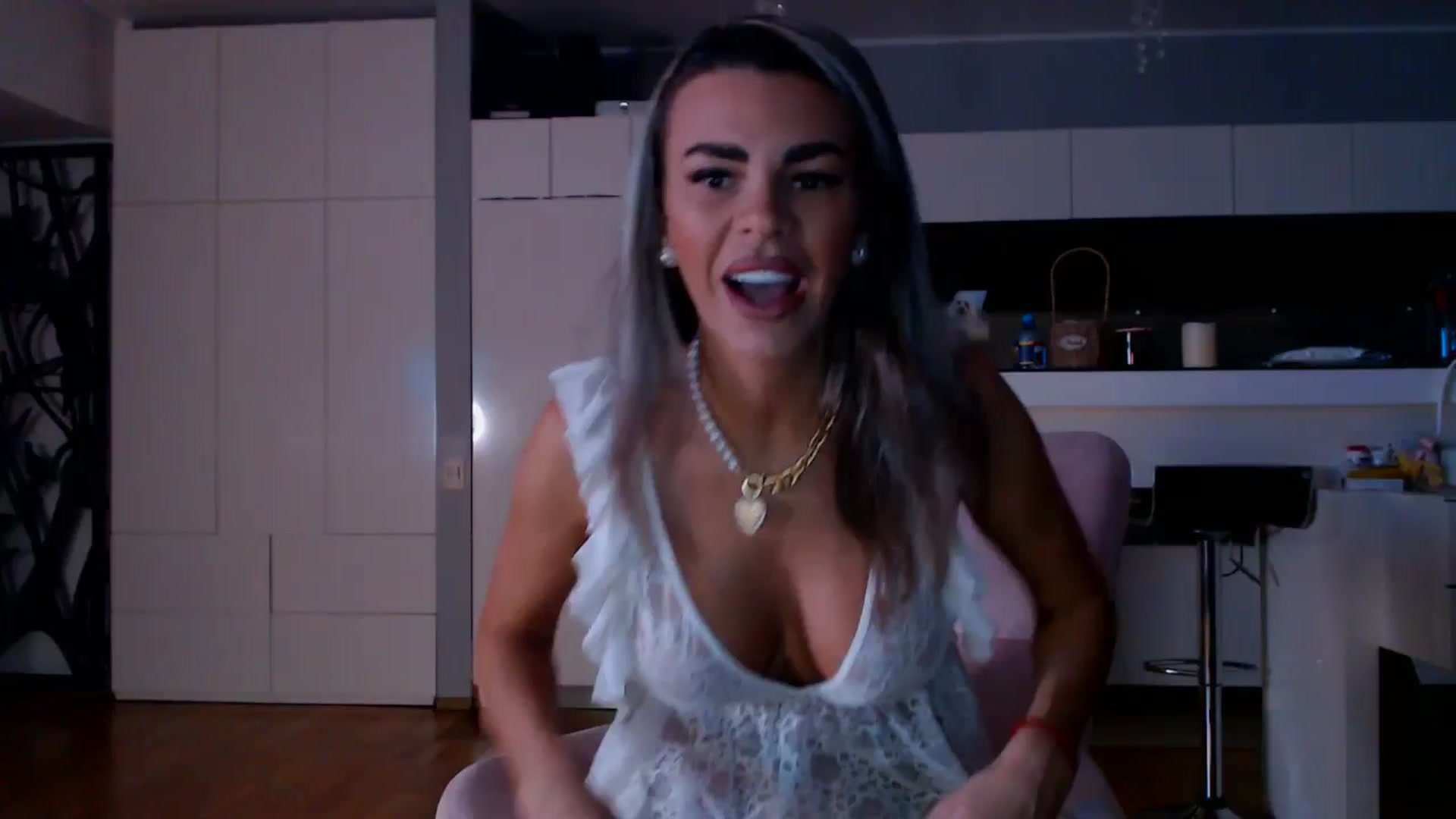 Gallery image thumbnail from D_y_y's myfreecams stream on, 01/18/2026, 06:48 image 1 of 20