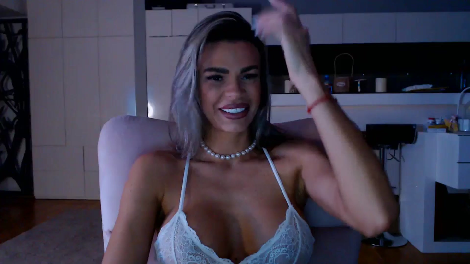 Gallery image thumbnail from D_y_y's myfreecams stream on, 01/23/2026, 05:58 image 16 of 20