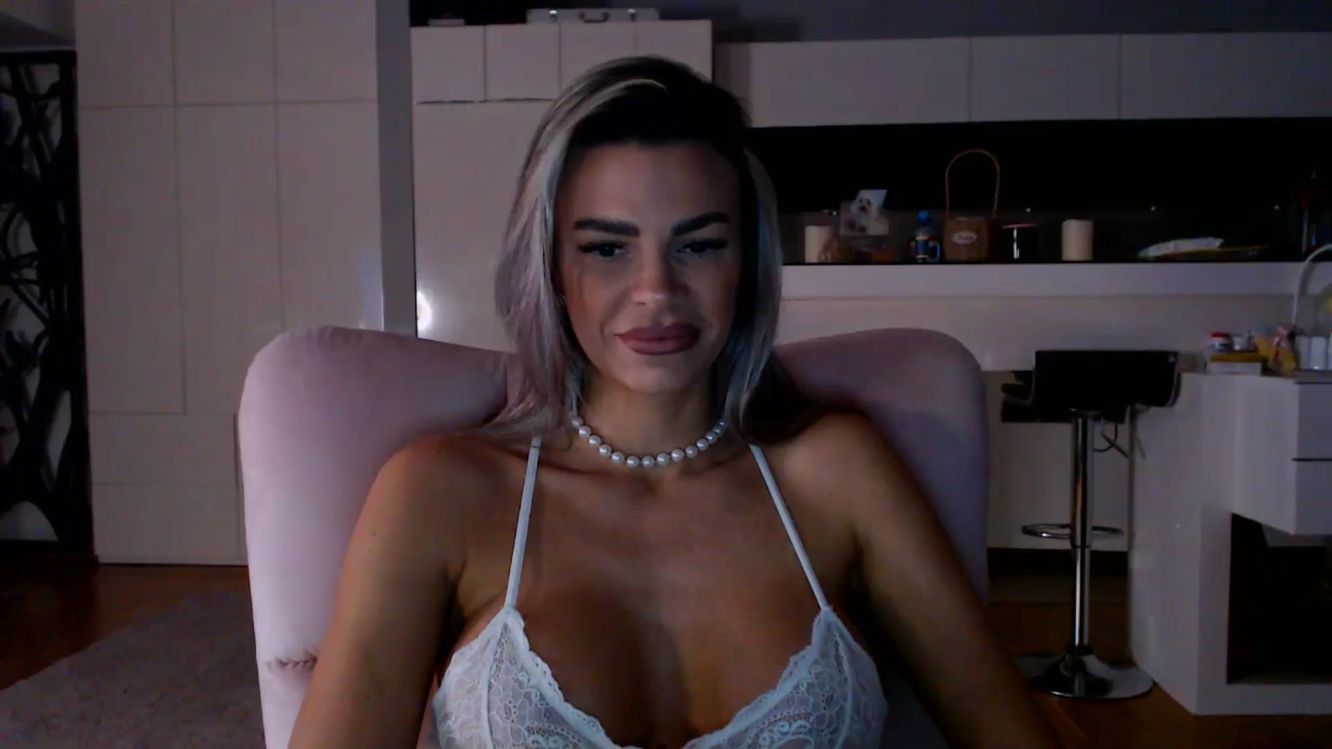 Gallery image thumbnail from D_y_y's myfreecams stream on, 01/23/2026, 05:58 image 17 of 20