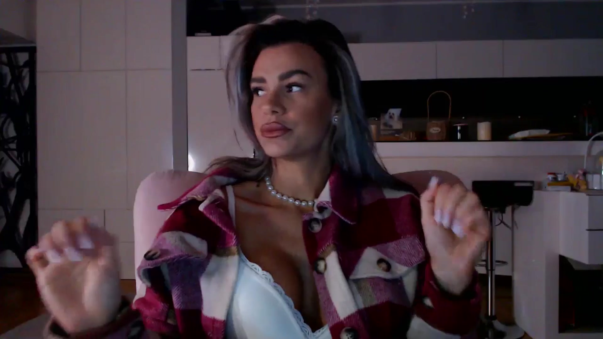 Gallery image thumbnail from D_y_y's myfreecams stream on, 02/02/2026, 05:13 image 15 of 20