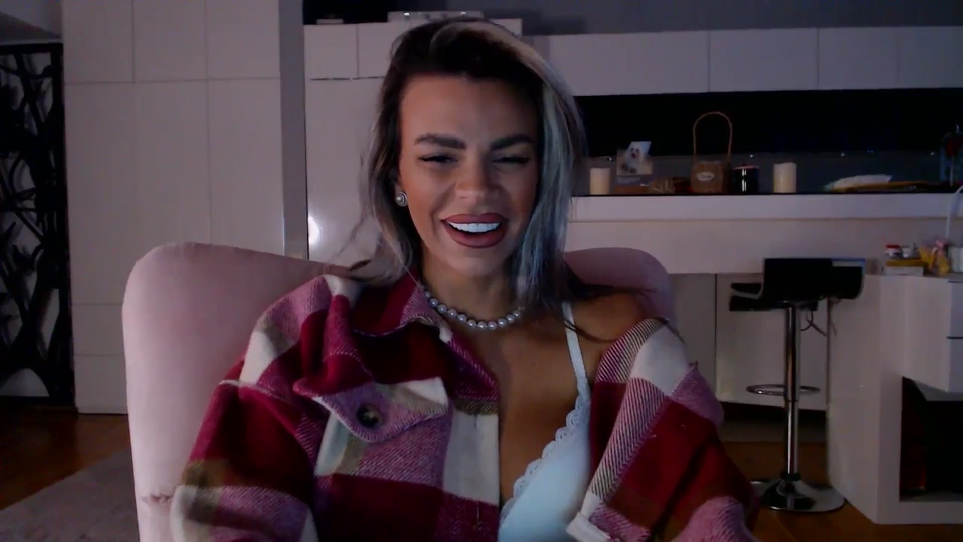 Gallery image thumbnail from D_y_y's myfreecams stream on, 02/02/2026, 06:00 image 16 of 20