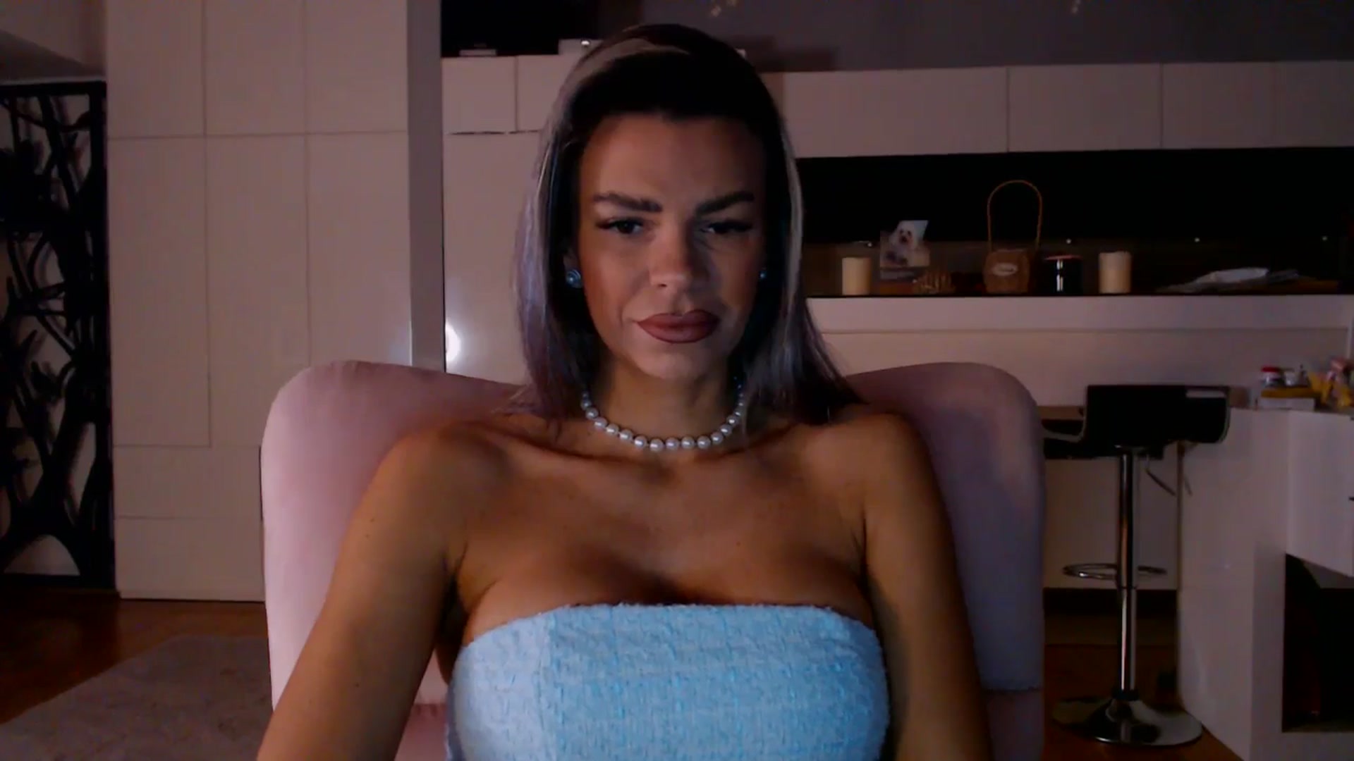 Gallery image thumbnail from D_y_y's myfreecams stream on, 02/03/2026, 06:01 image 7 of 20