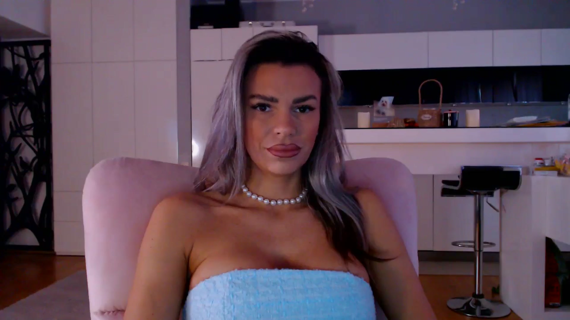 Gallery image thumbnail from D_y_y's myfreecams stream on, 02/03/2026, 06:01 image 19 of 20