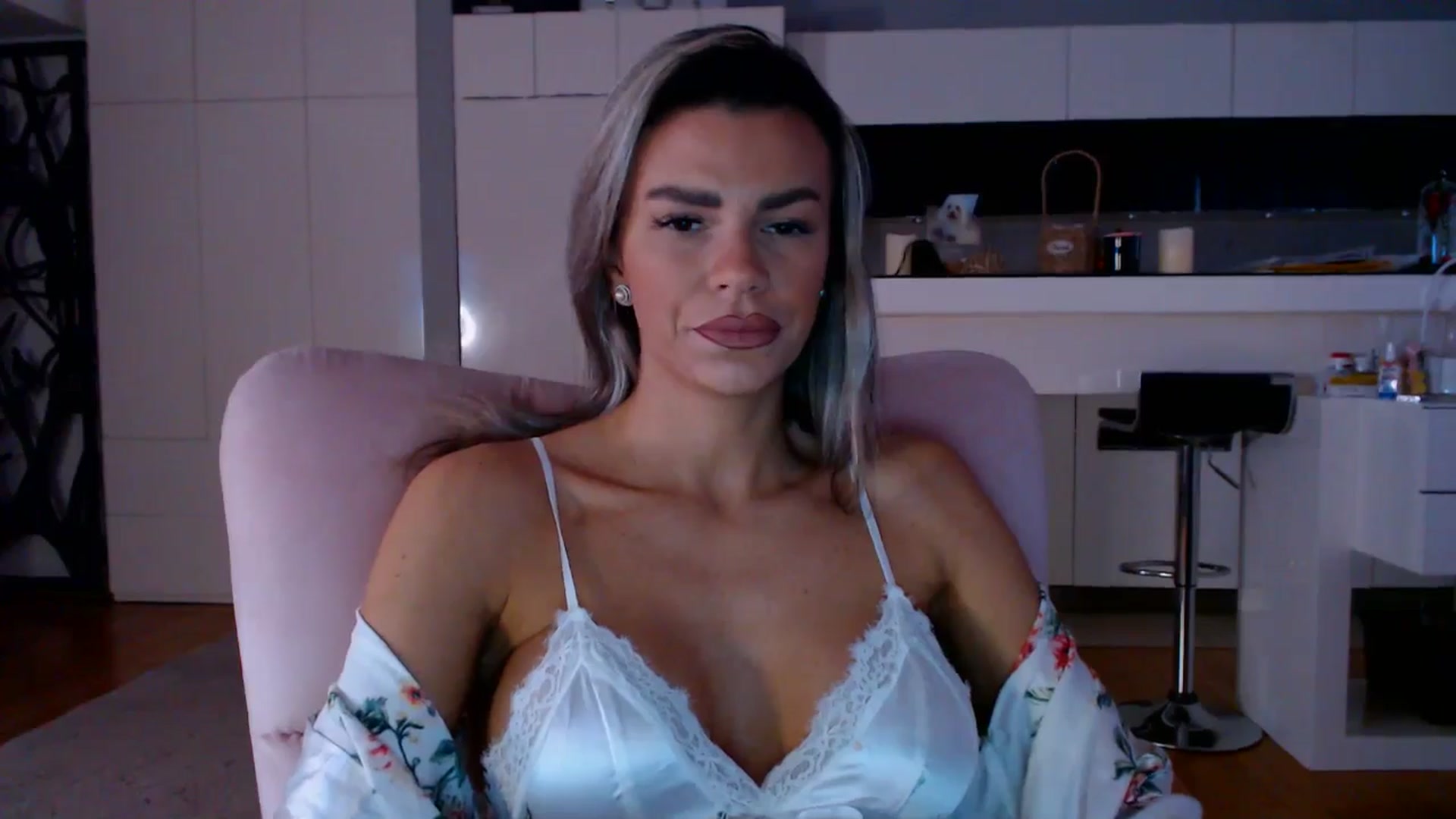 Gallery image thumbnail from D_y_y's myfreecams stream on, 02/08/2026, 06:24 image 17 of 20
