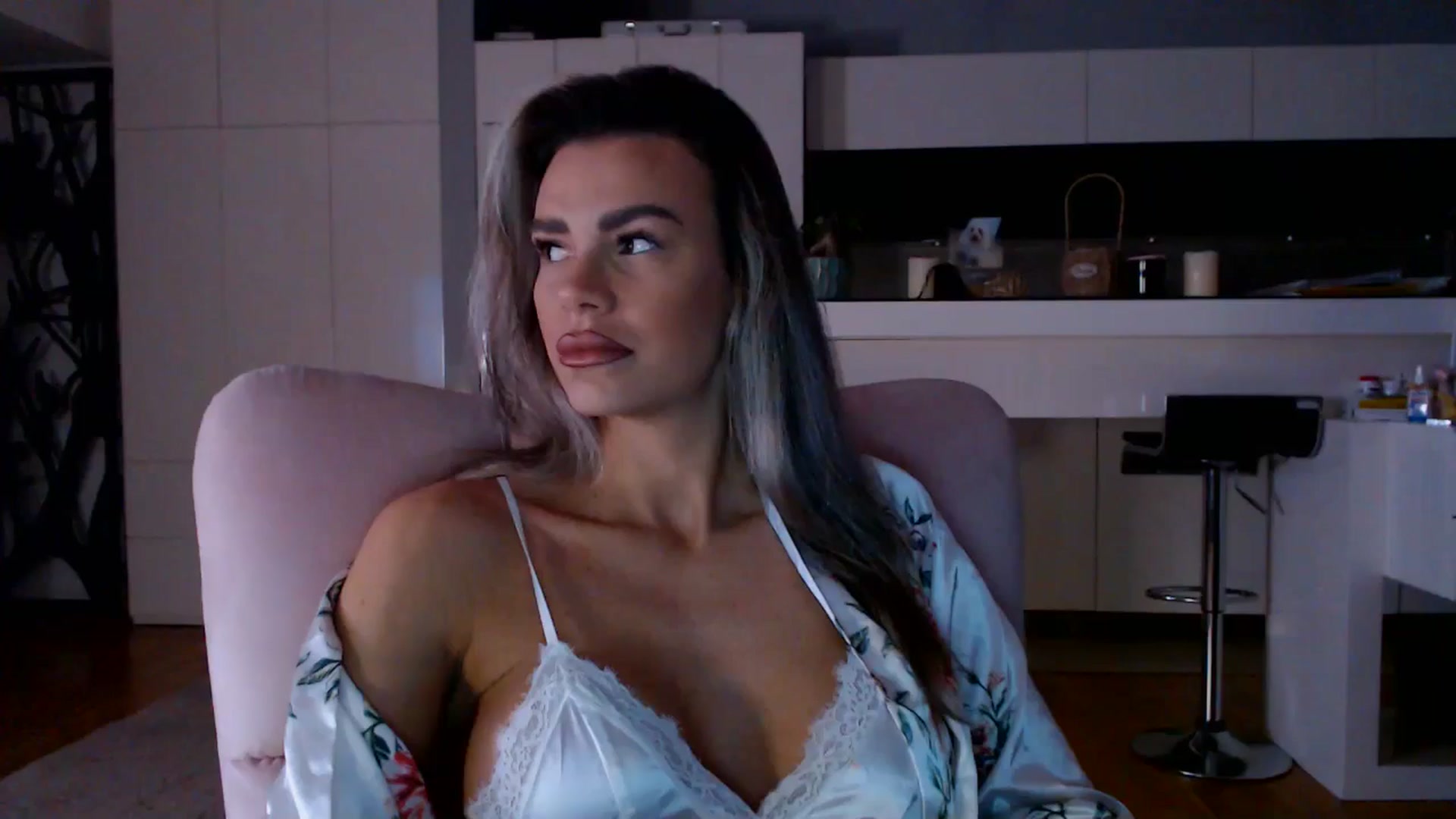 Gallery image thumbnail from D_y_y's myfreecams stream on, 02/08/2026, 06:24 image 5 of 20