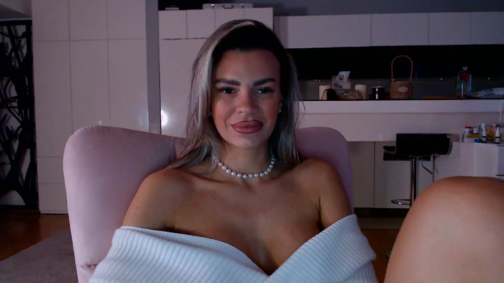 Gallery image thumbnail from D_y_y's myfreecams stream on, 02/13/2026, 06:07 image 14 of 20
