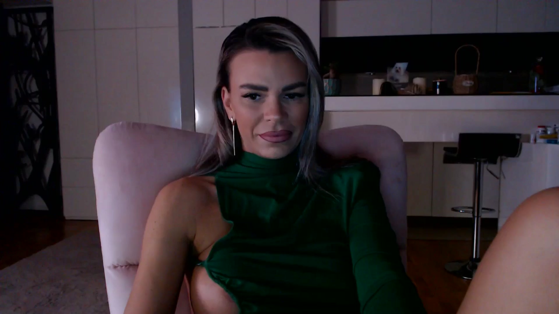 Gallery image thumbnail from D_y_y's myfreecams stream on, 02/17/2026, 05:47 image 1 of 20