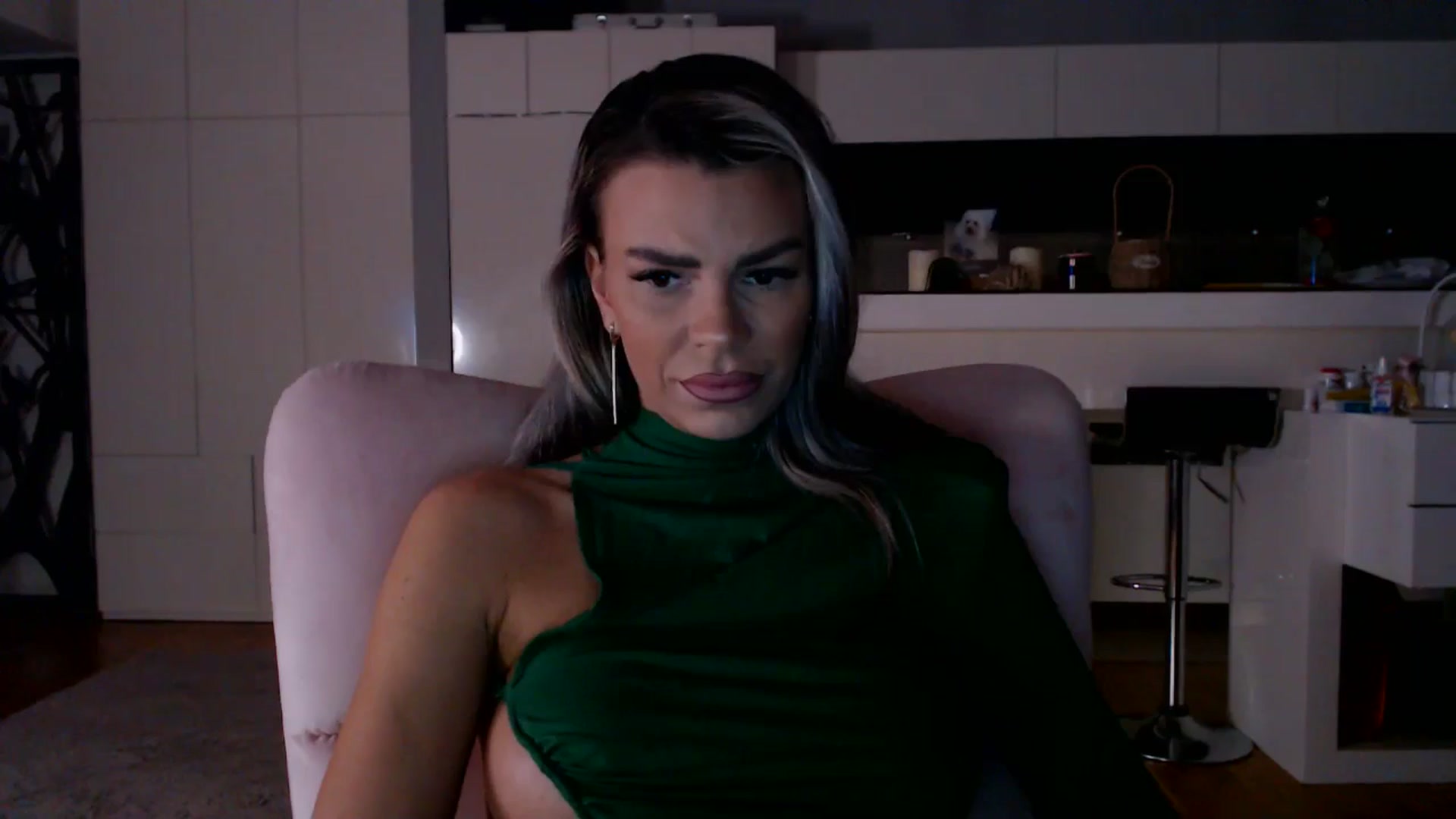 Gallery image thumbnail from D_y_y's myfreecams stream on, 02/17/2026, 05:47 image 7 of 20