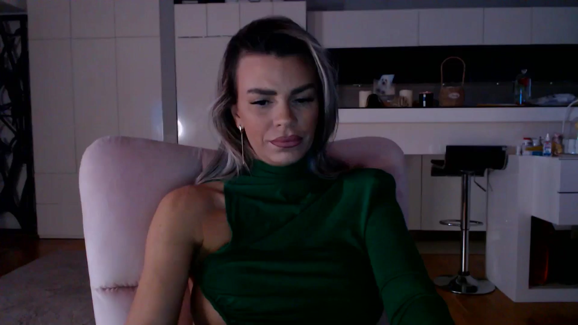 Gallery image thumbnail from D_y_y's myfreecams stream on, 02/17/2026, 05:47 image 20 of 20