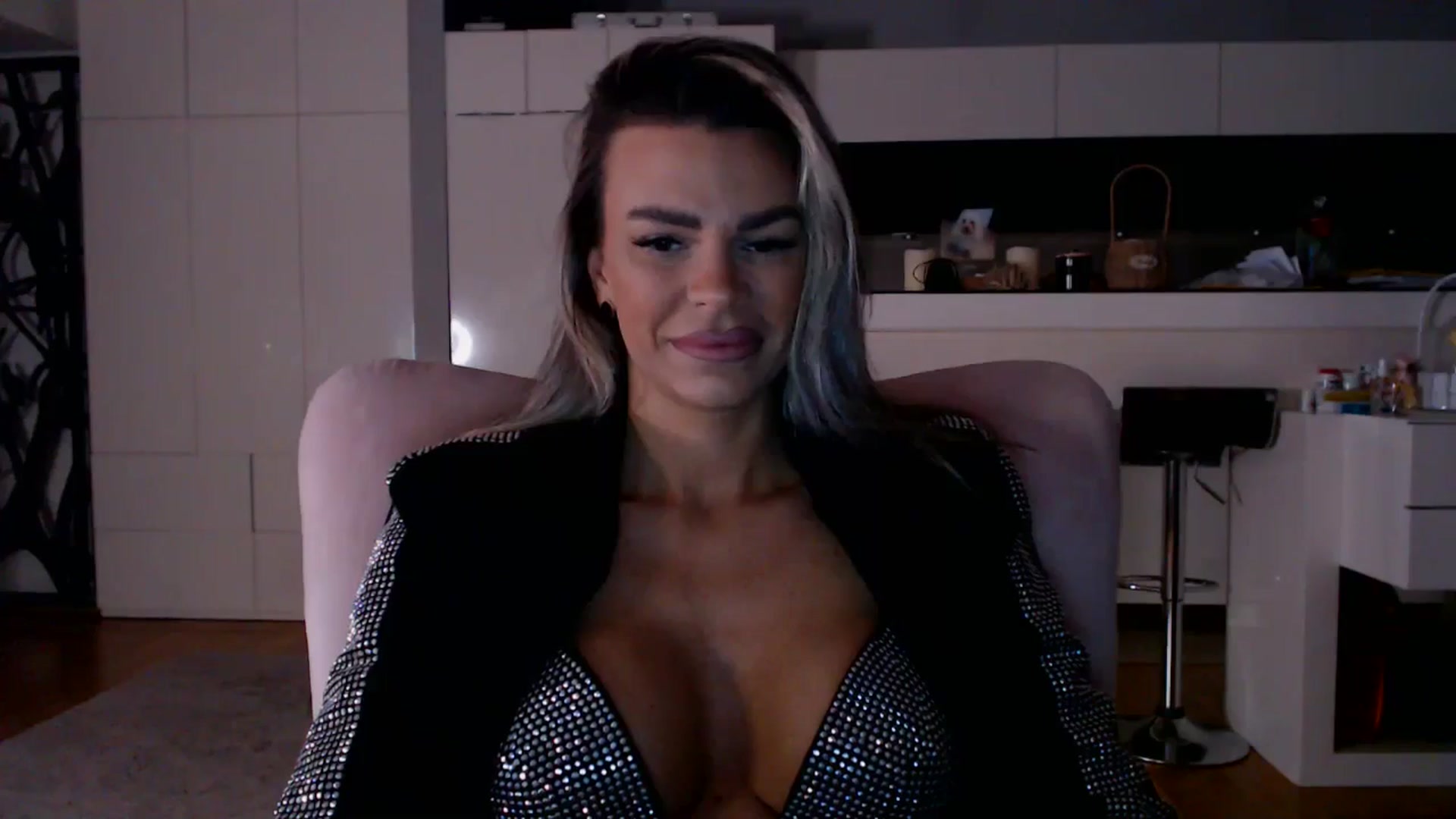 Gallery image thumbnail from D_y_y's myfreecams stream on, 02/18/2026, 06:28 image 3 of 20