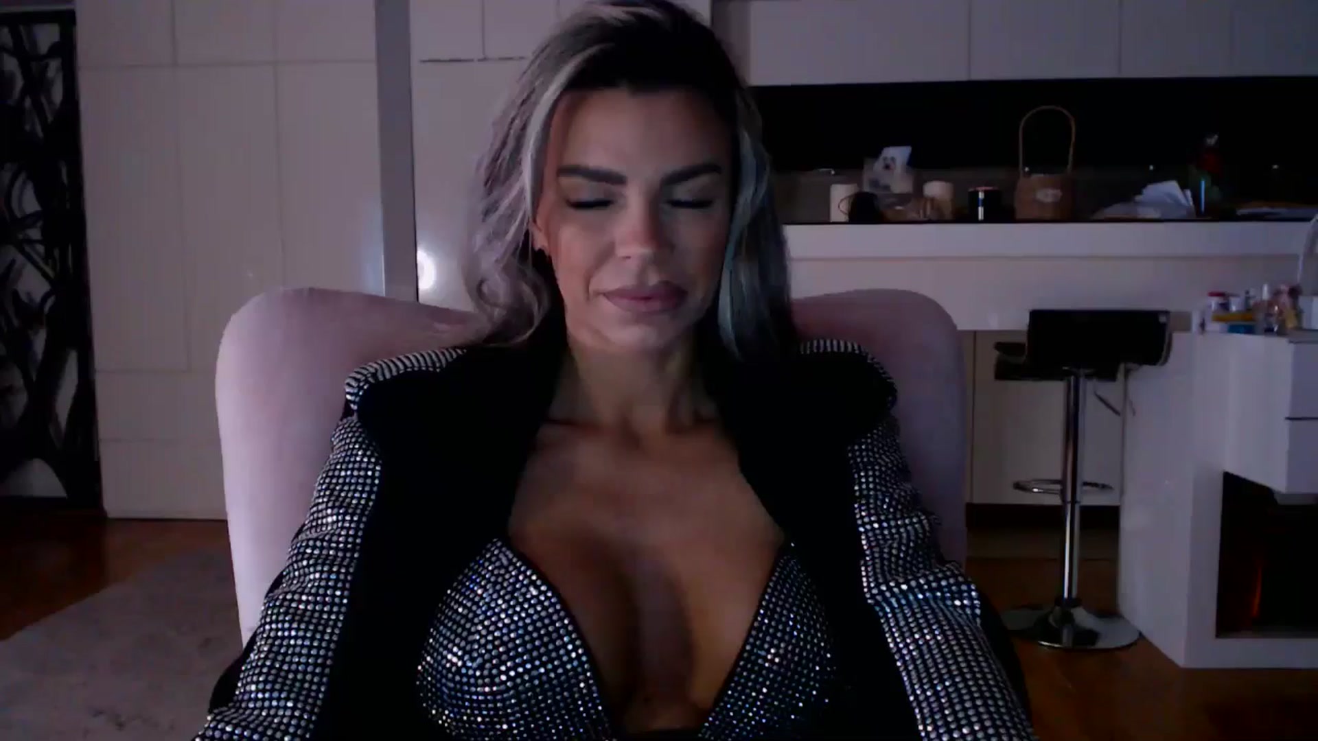 Gallery image thumbnail from D_y_y's myfreecams stream on, 02/18/2026, 06:28 image 1 of 20