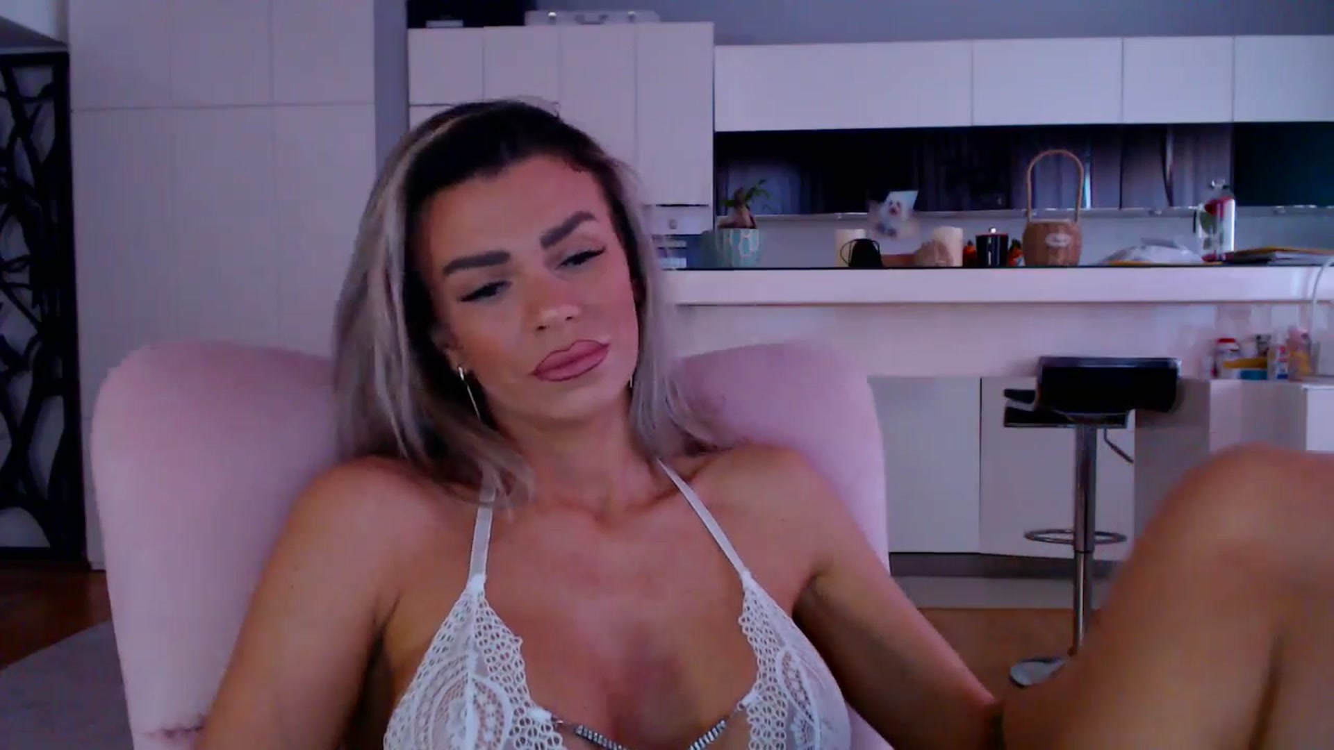 Gallery image thumbnail from D_y_y's myfreecams stream on, 02/19/2026, 06:00 image 15 of 20