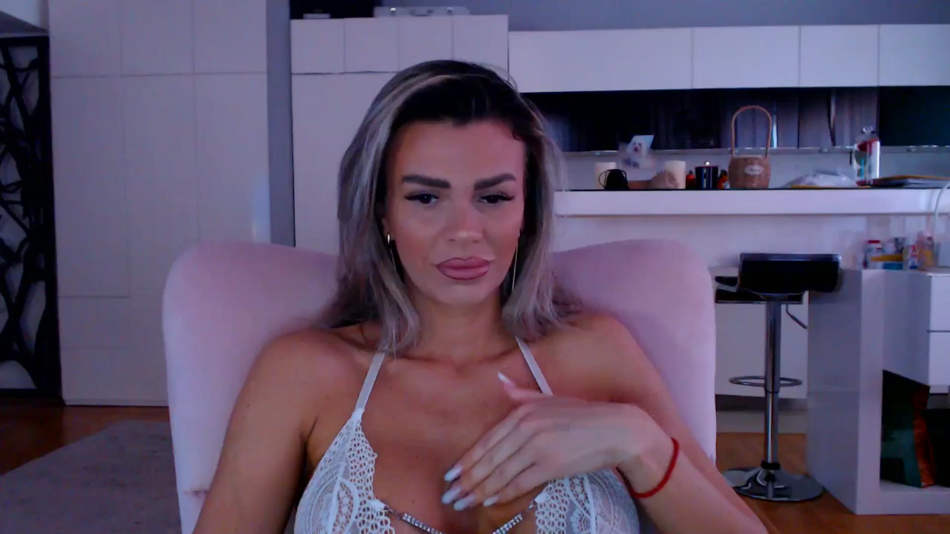 Gallery image thumbnail from D_y_y's myfreecams stream on, 02/19/2026, 06:00 image 14 of 20