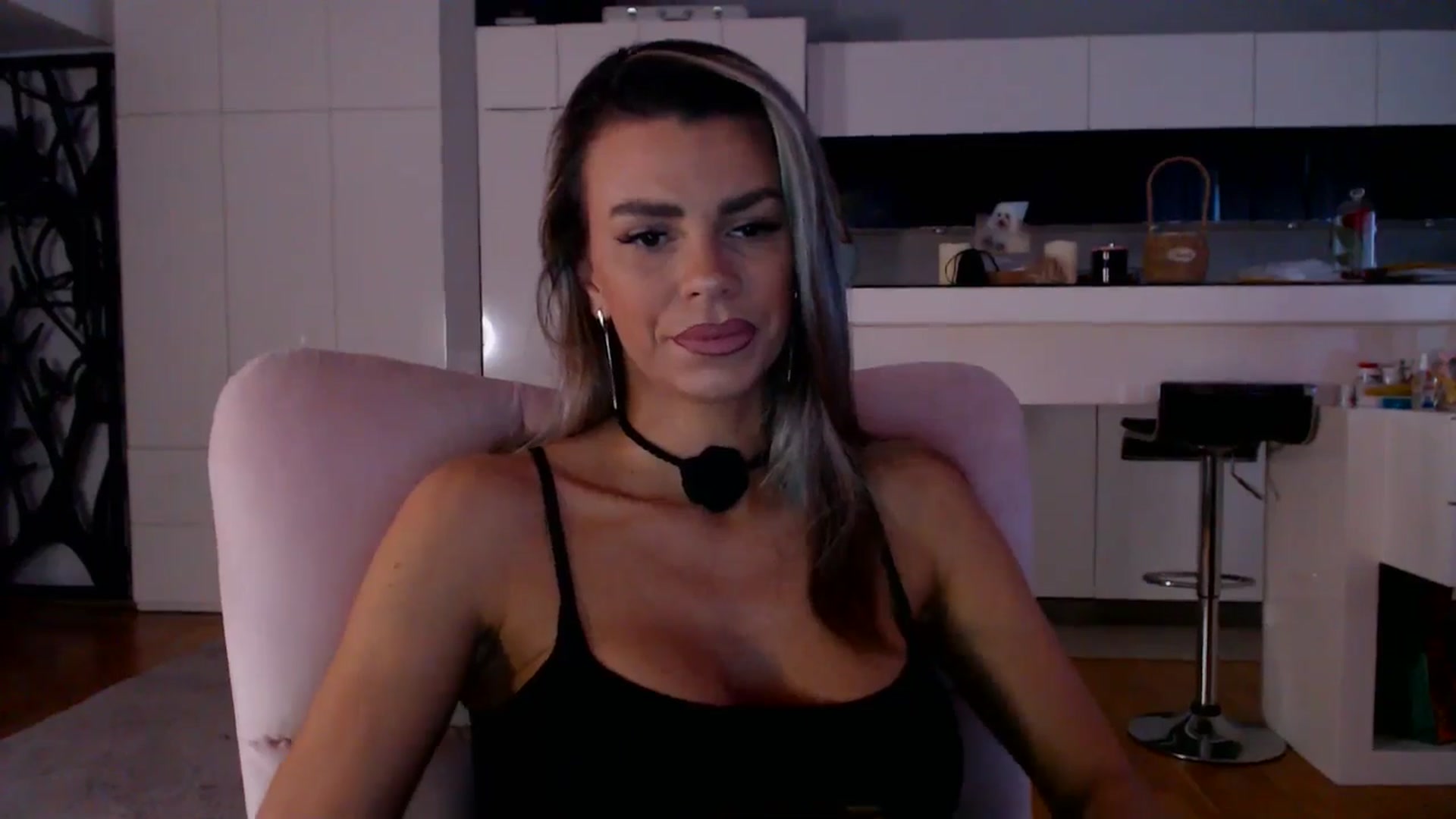 Gallery image thumbnail from D_y_y's myfreecams stream on, 02/21/2026, 06:15 image 11 of 20