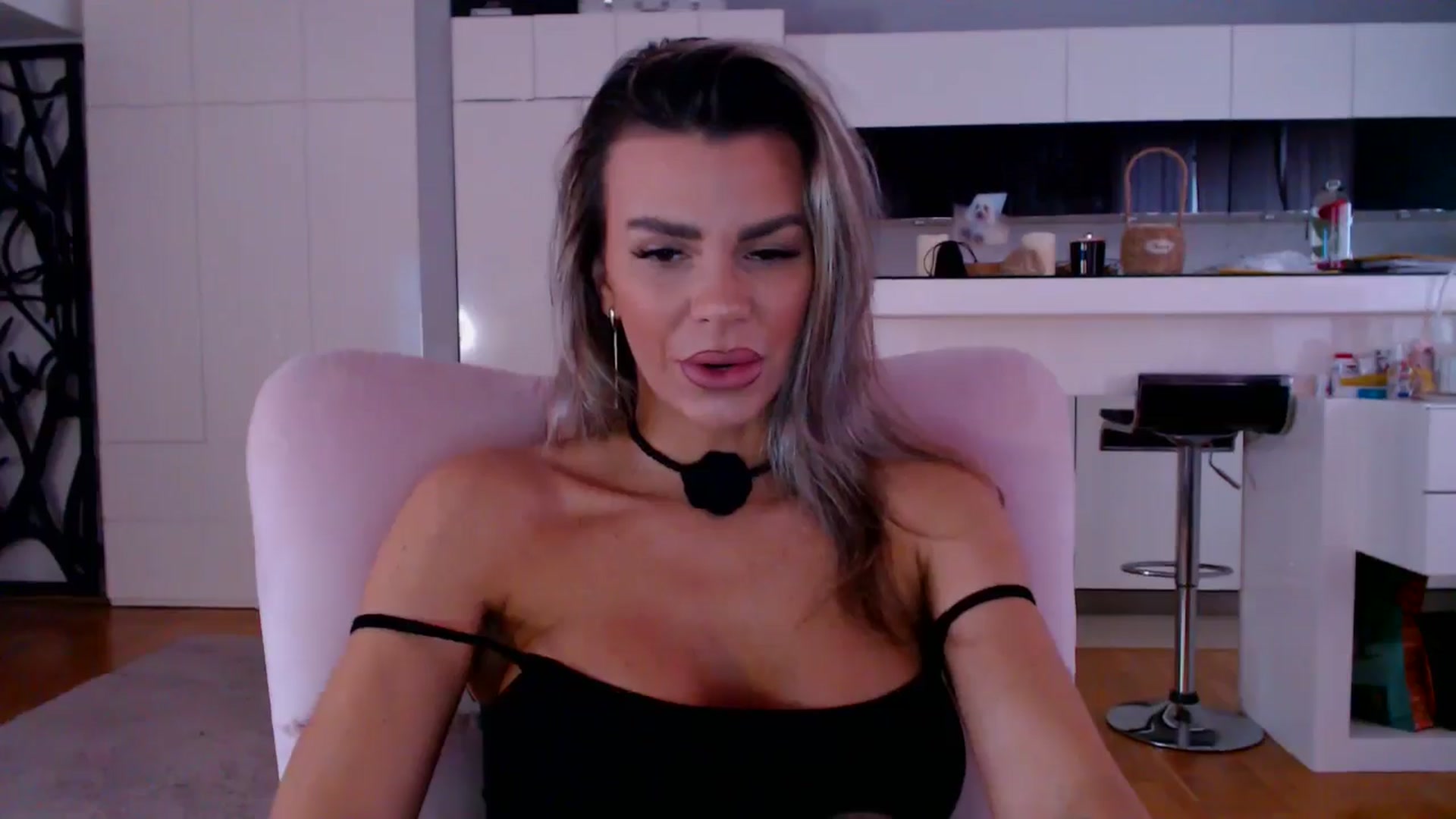 Gallery image thumbnail from D_y_y's myfreecams stream on, 02/21/2026, 06:15 image 20 of 20