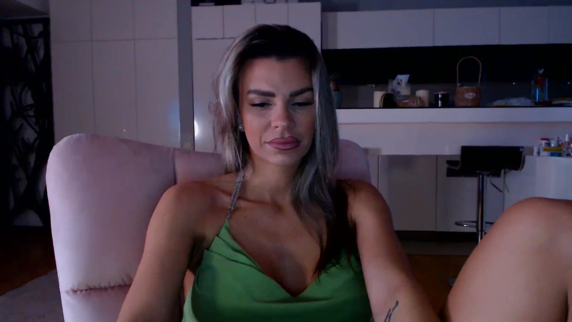 Gallery image thumbnail from D_y_y's myfreecams stream on, 02/22/2026, 05:14 image 15 of 20