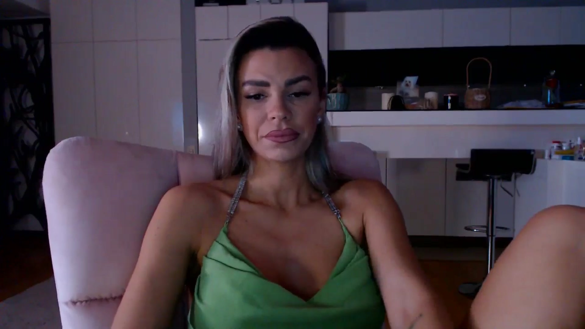 Gallery image thumbnail from D_y_y's myfreecams stream on, 02/22/2026, 05:14 image 6 of 20
