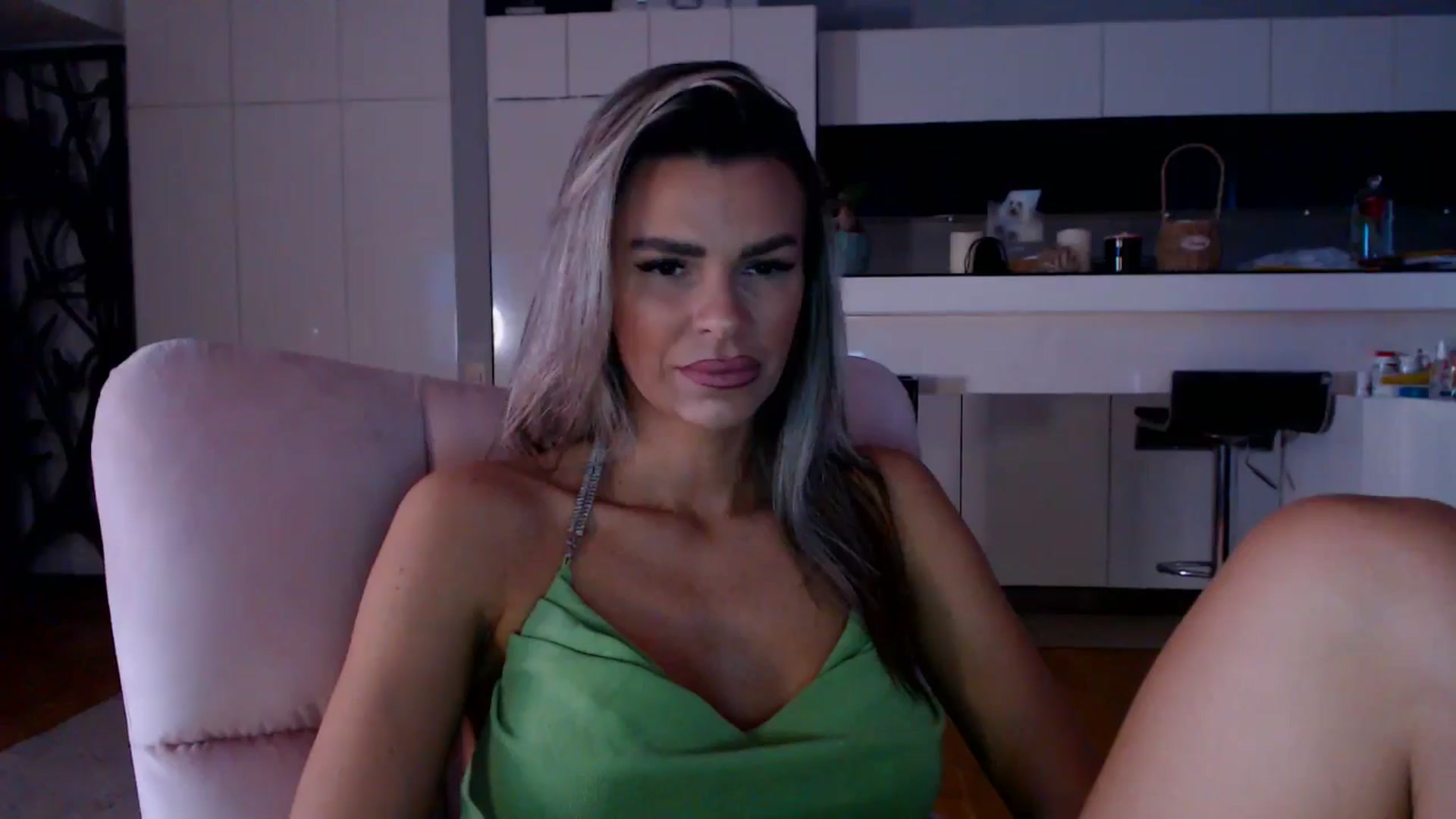 Gallery image thumbnail from D_y_y's myfreecams stream on, 02/22/2026, 05:14 image 18 of 20