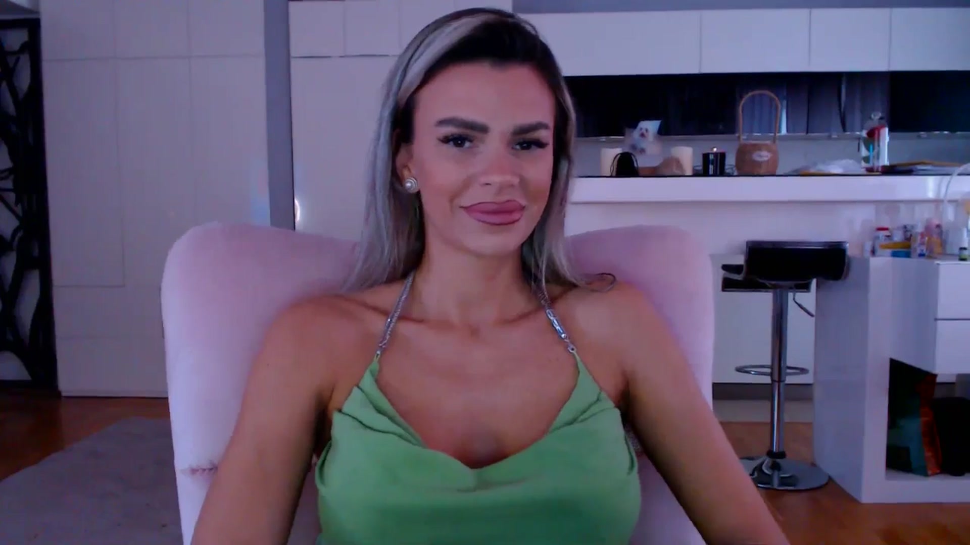 Gallery image thumbnail from D_y_y's myfreecams stream on, 02/22/2026, 06:05 image 19 of 20