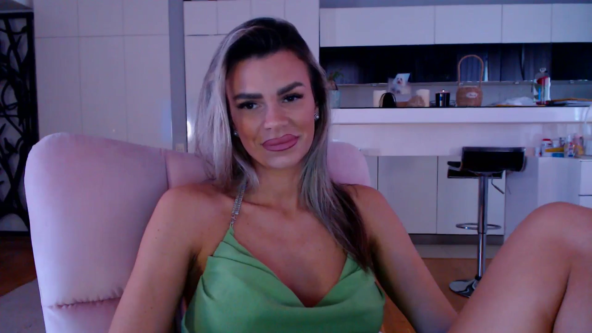 Gallery image thumbnail from D_y_y's myfreecams stream on, 02/22/2026, 06:05 image 14 of 20