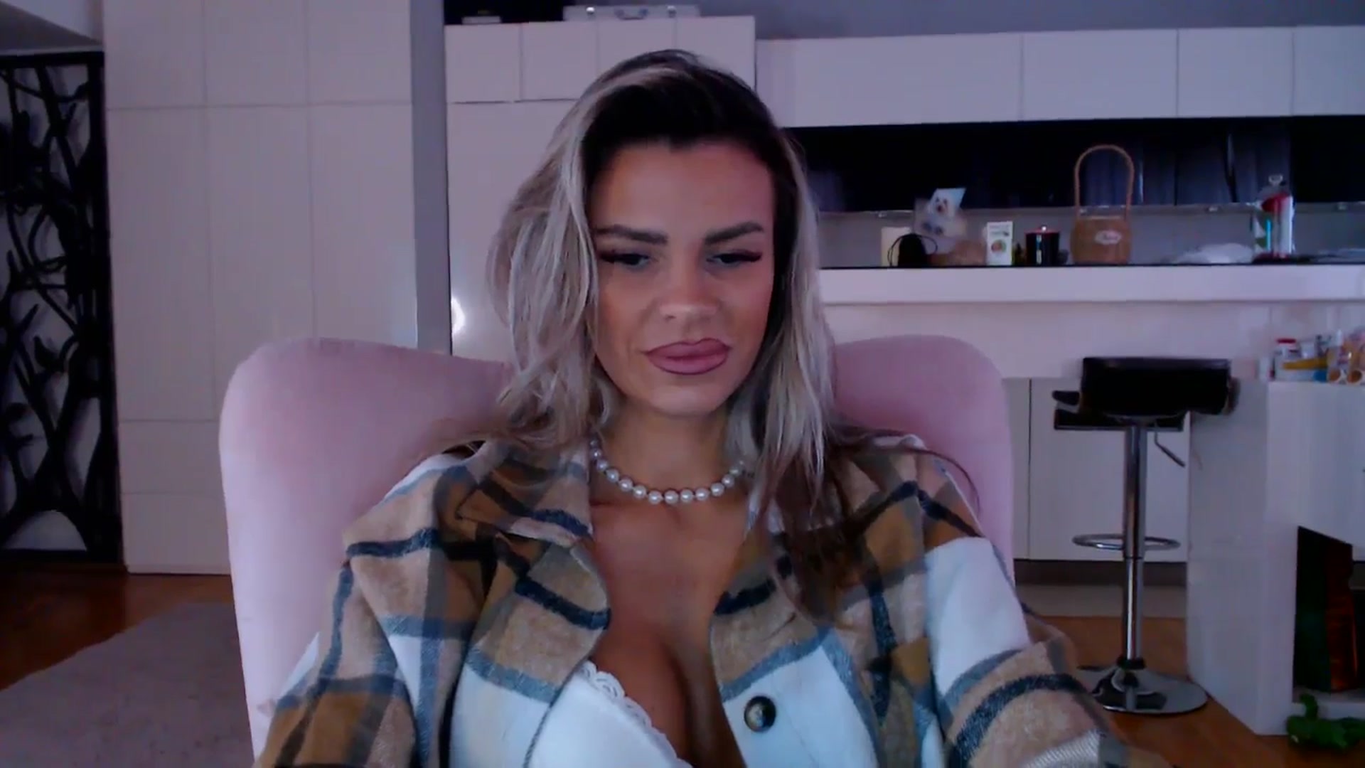 Gallery image thumbnail from D_y_y's myfreecams stream on, 02/26/2026, 06:09 image 18 of 20