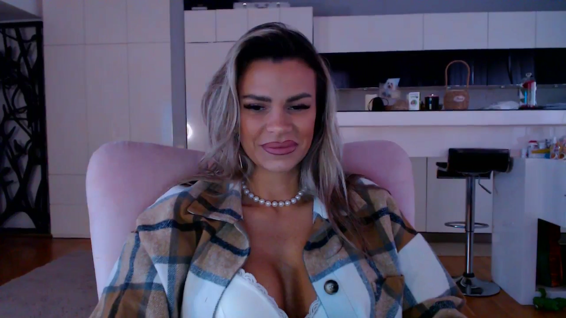 Gallery image thumbnail from D_y_y's myfreecams stream on, 02/26/2026, 06:09 image 17 of 20