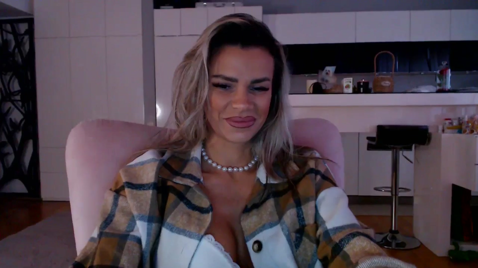 Gallery image thumbnail from D_y_y's myfreecams stream on, 02/26/2026, 06:09 image 14 of 20