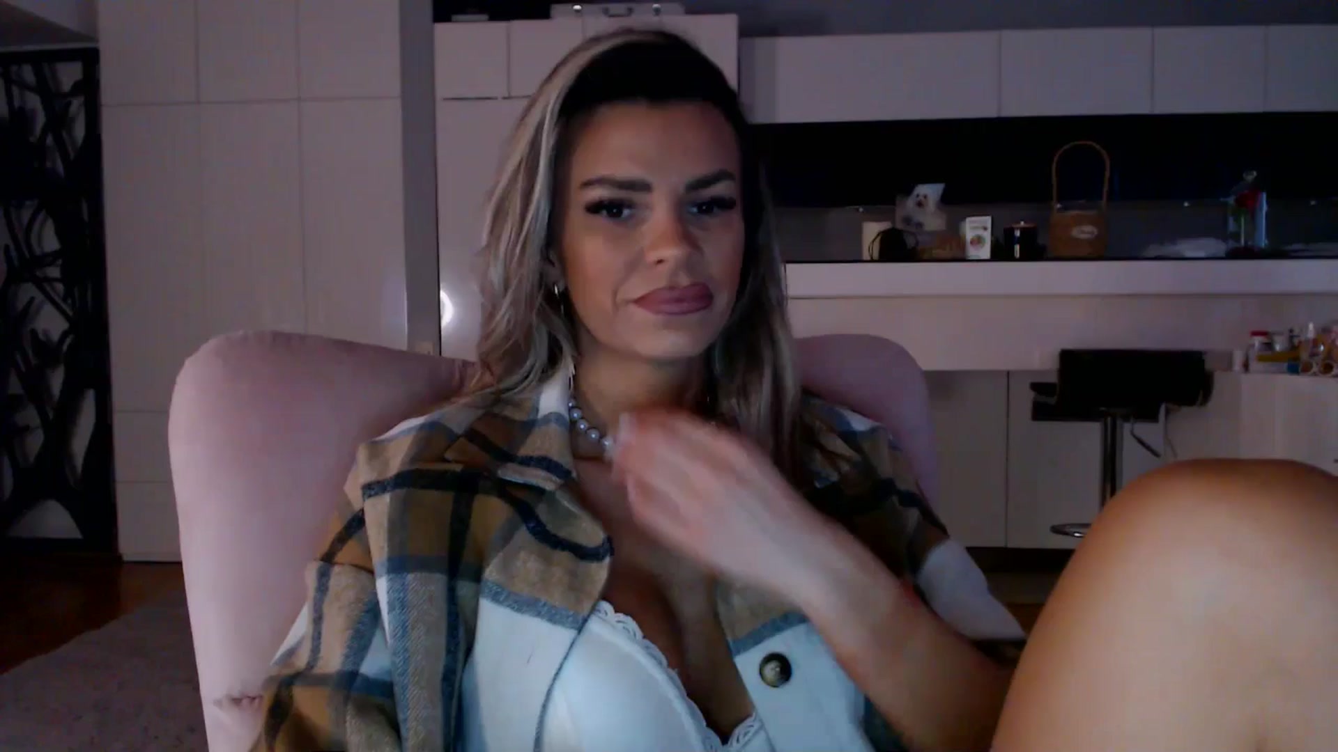 Gallery image thumbnail from D_y_y's myfreecams stream on, 02/26/2026, 06:09 image 1 of 20