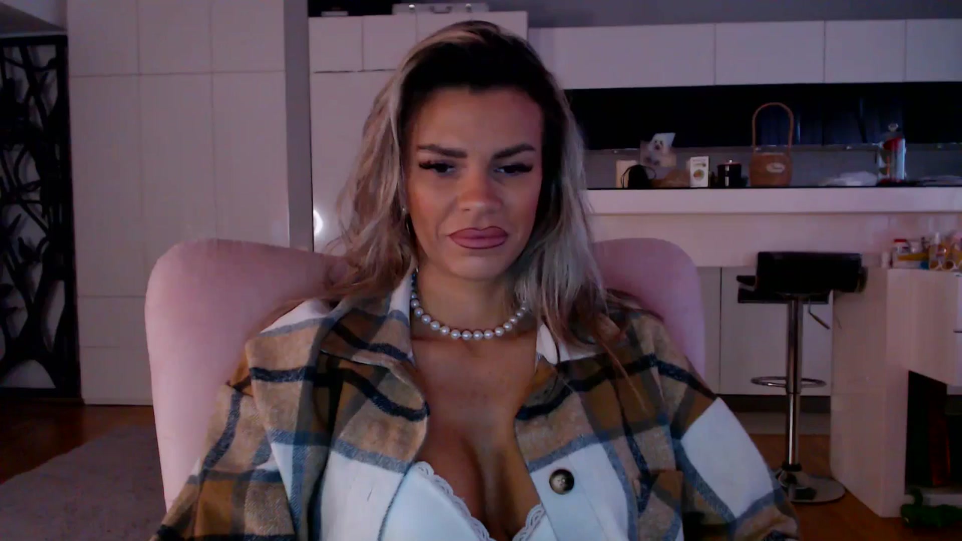 Gallery image thumbnail from D_y_y's myfreecams stream on, 02/26/2026, 06:09 image 12 of 20