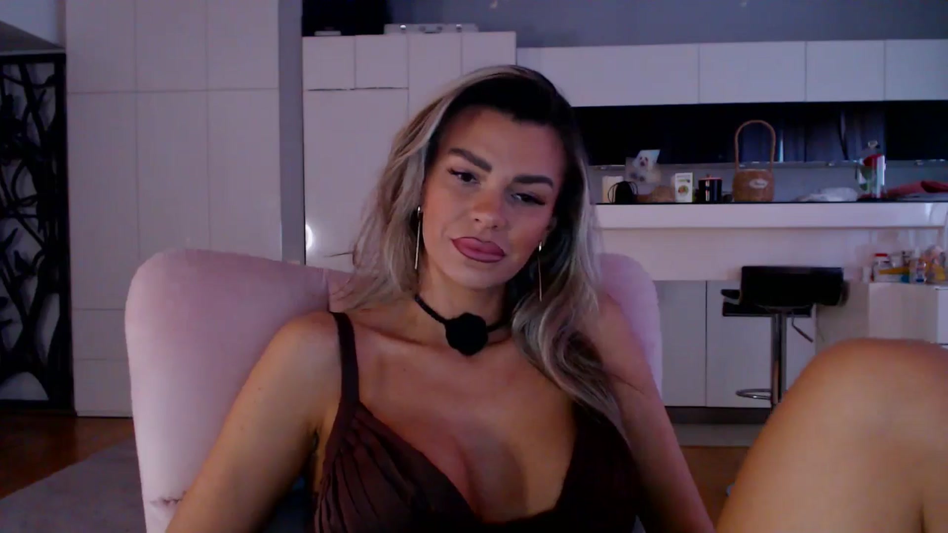 Gallery image thumbnail from D_y_y's myfreecams stream on, 02/27/2026, 06:40 image 7 of 20