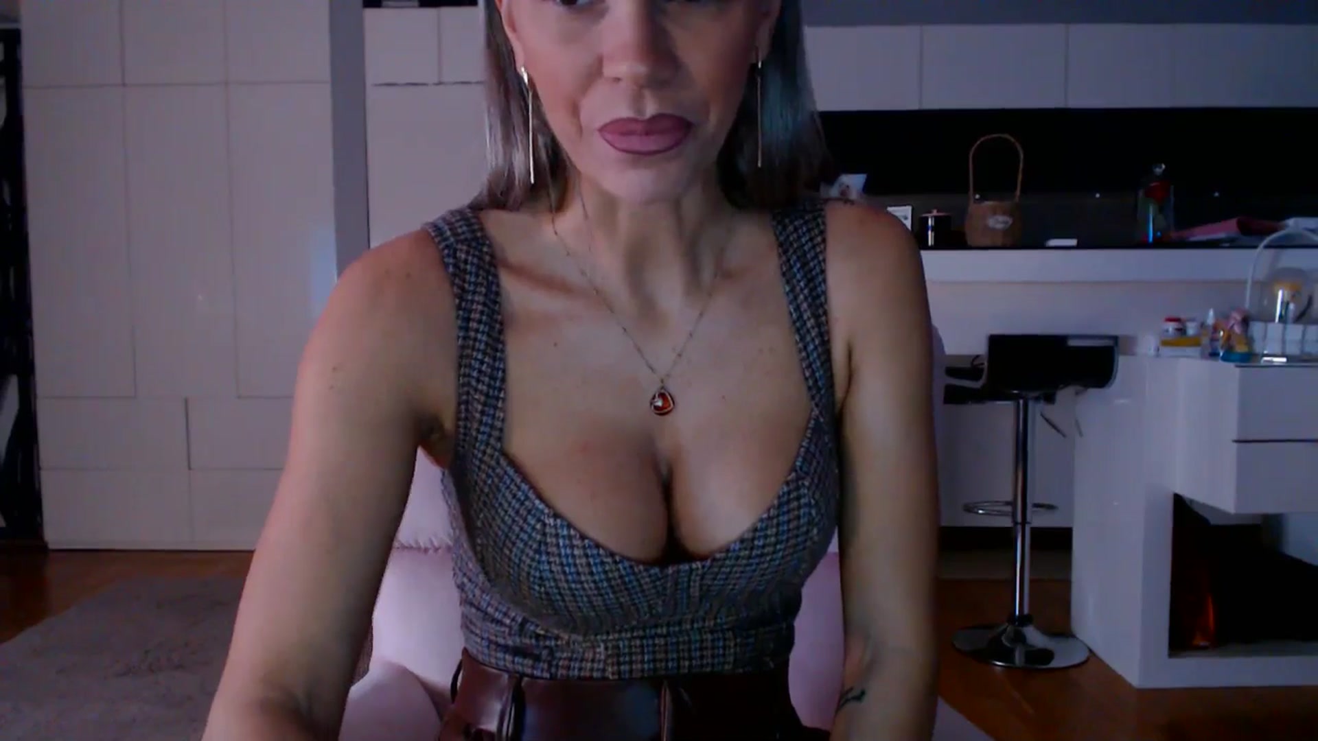 Gallery image thumbnail from D_y_y's myfreecams stream on, 03/01/2026, 06:04 image 4 of 20