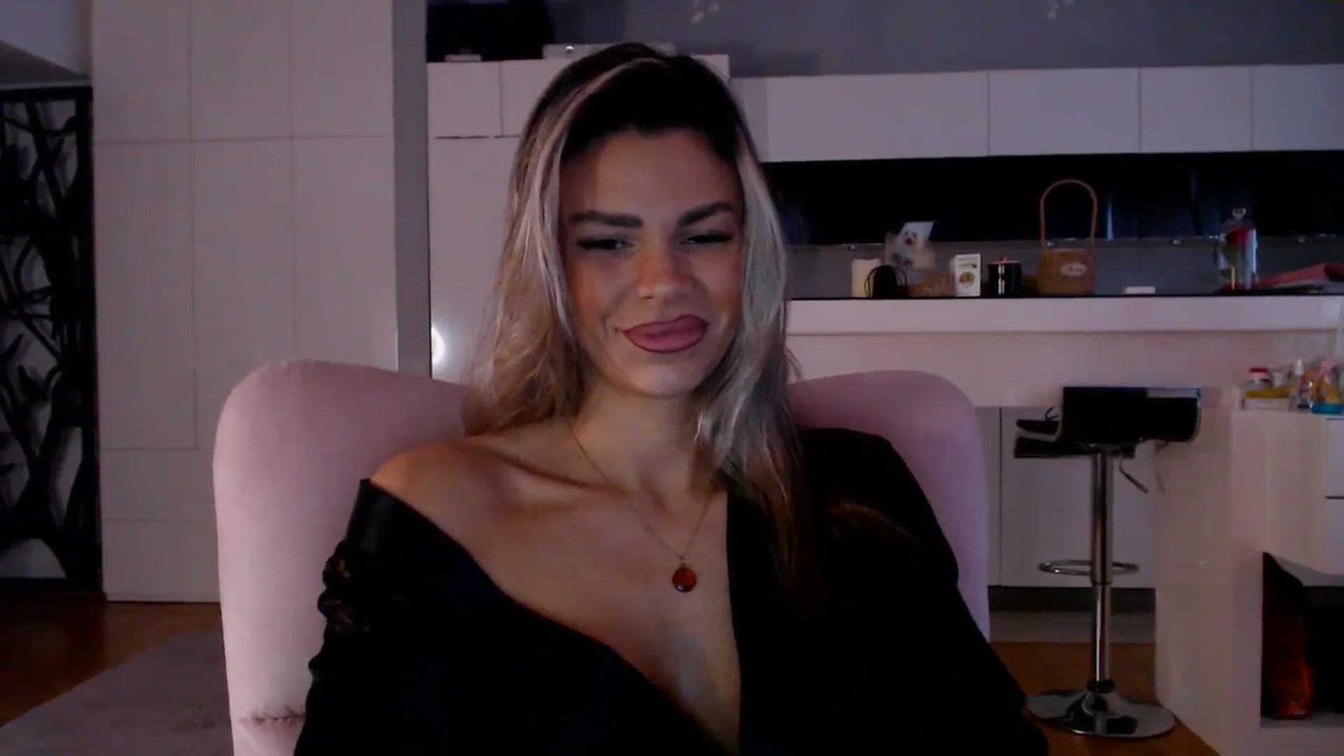 Gallery image thumbnail from D_y_y's myfreecams stream on, 03/01/2026, 06:04 image 17 of 20