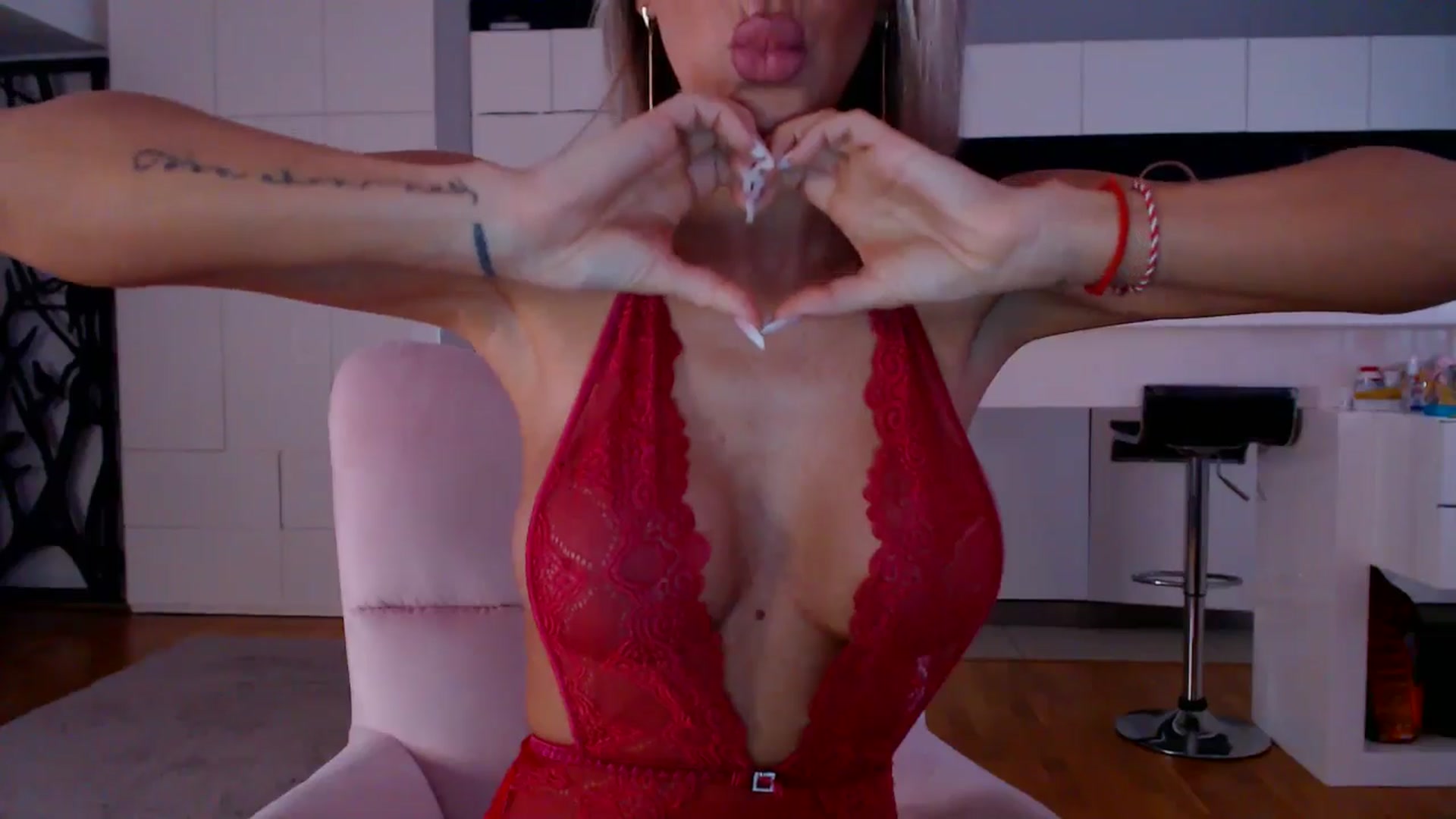 Gallery image thumbnail from D_y_y's myfreecams stream on, 03/04/2026, 06:05 image 3 of 20