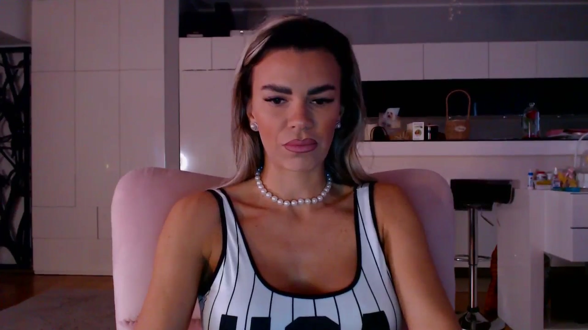 Gallery image thumbnail from D_y_y's myfreecams stream on, 03/12/2026, 05:54 image 3 of 20
