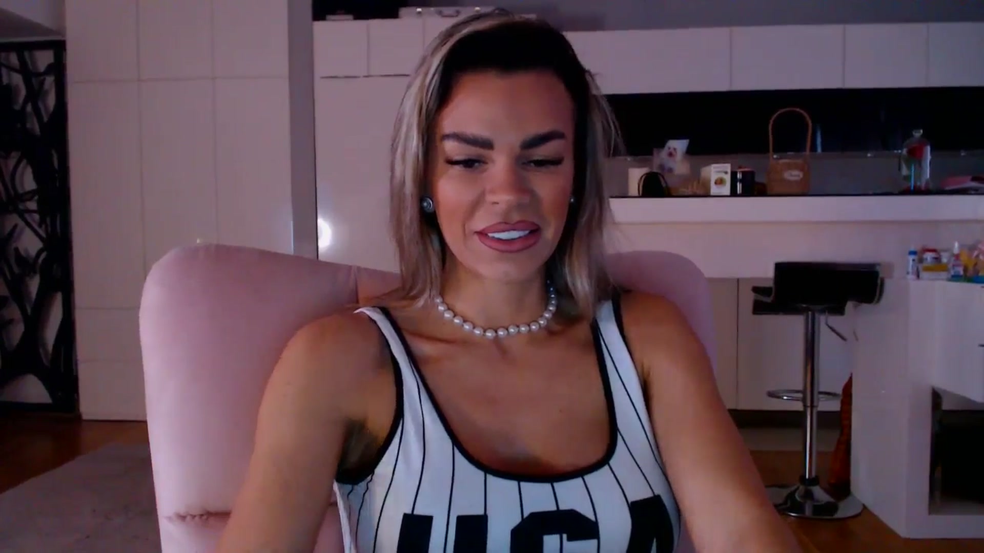 Gallery image thumbnail from D_y_y's myfreecams stream on, 03/12/2026, 05:54 image 8 of 20