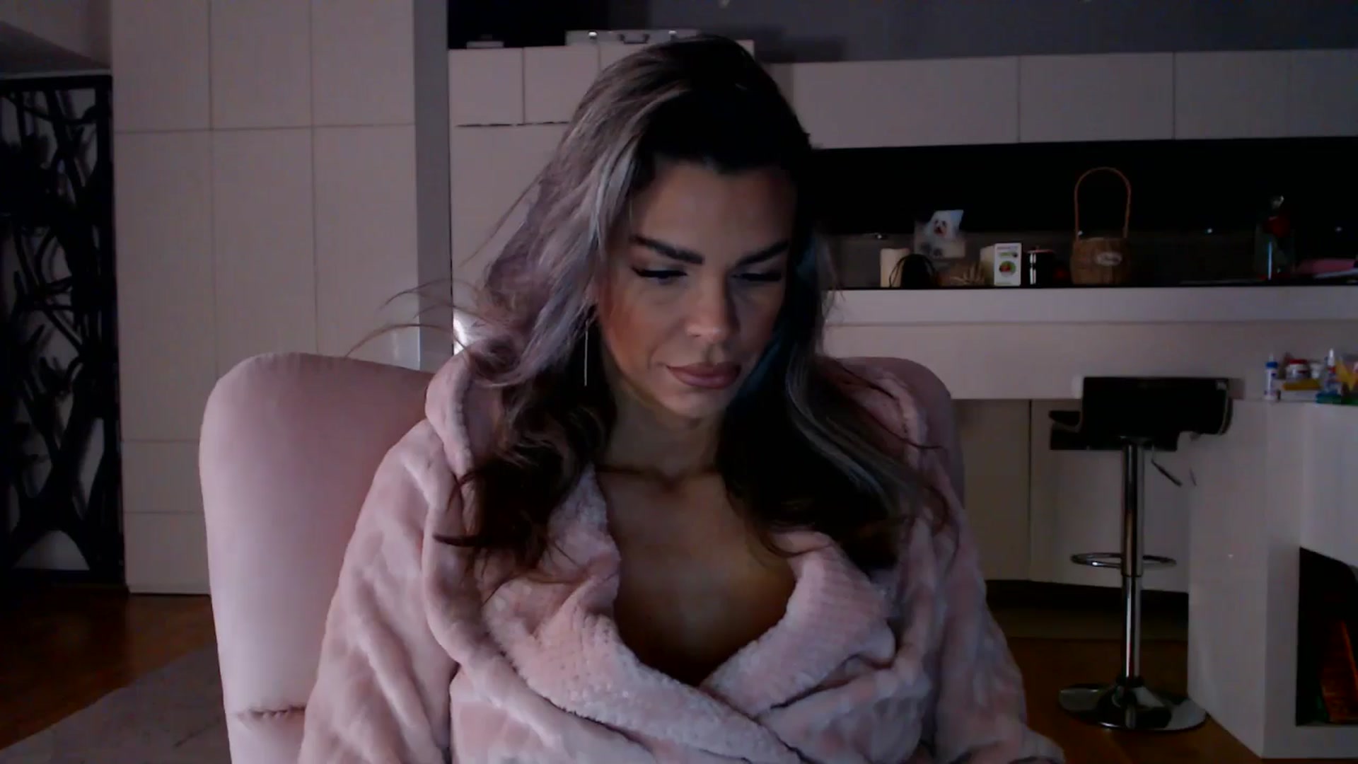 Gallery image thumbnail from D_y_y's myfreecams stream on, 03/17/2026, 04:37 image 3 of 20