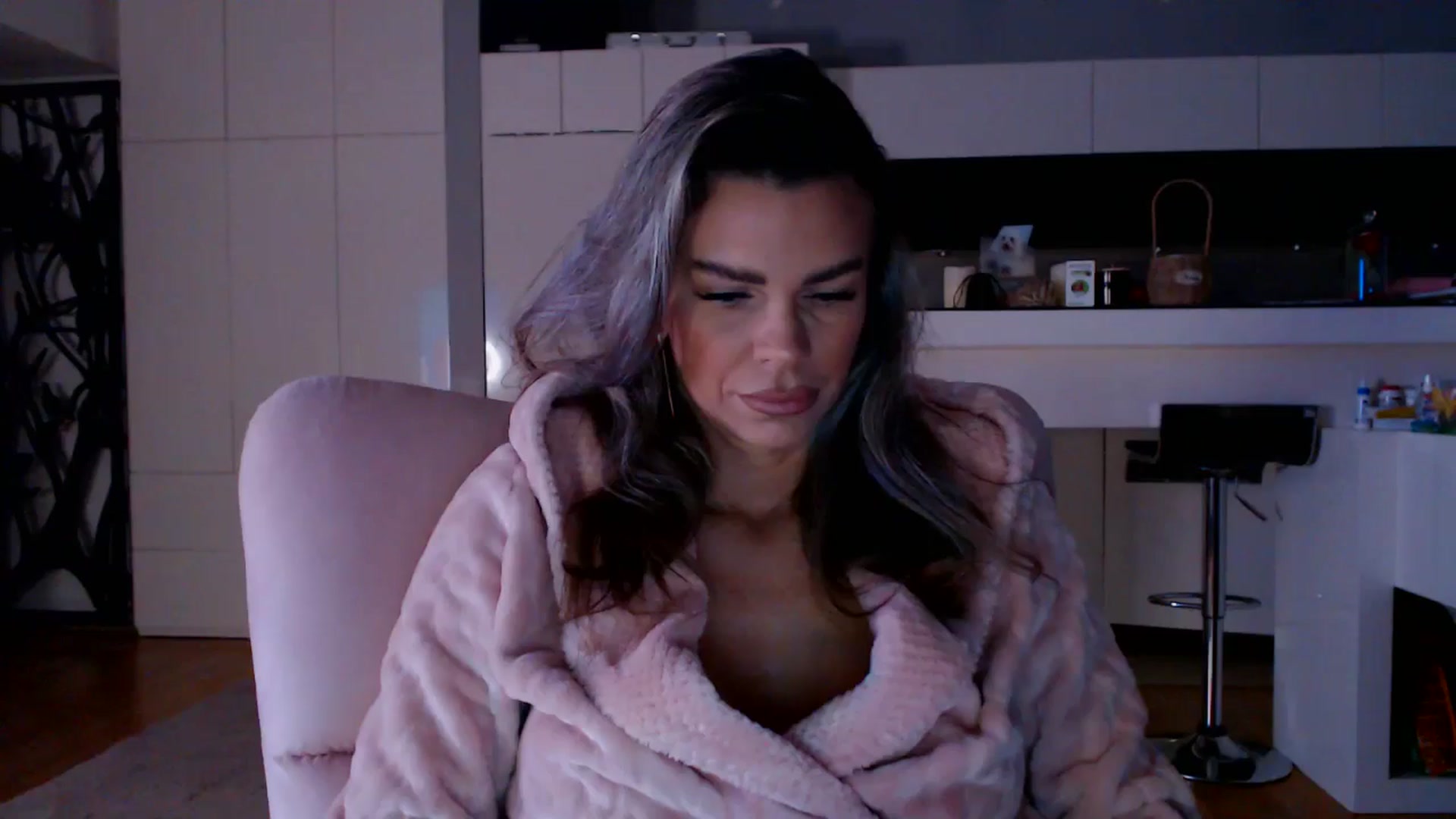 Gallery image thumbnail from D_y_y's myfreecams stream on, 03/17/2026, 04:37 image 6 of 20