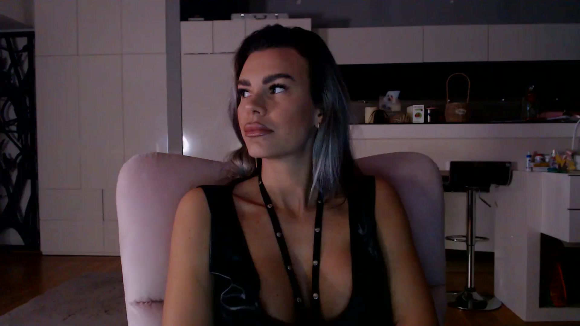 Gallery image thumbnail from D_y_y's myfreecams stream on, 03/17/2026, 04:37 image 1 of 20
