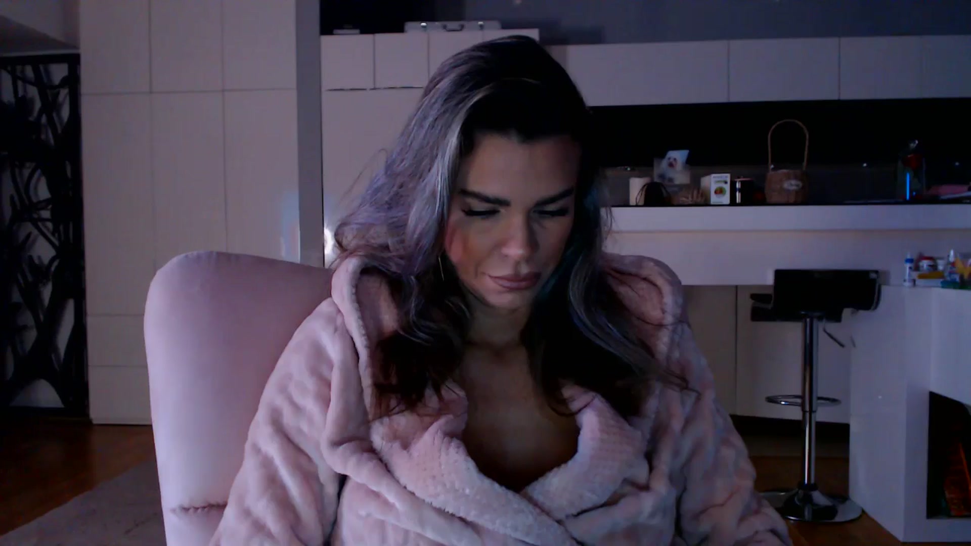 Gallery image thumbnail from D_y_y's myfreecams stream on, 03/17/2026, 04:37 image 7 of 20