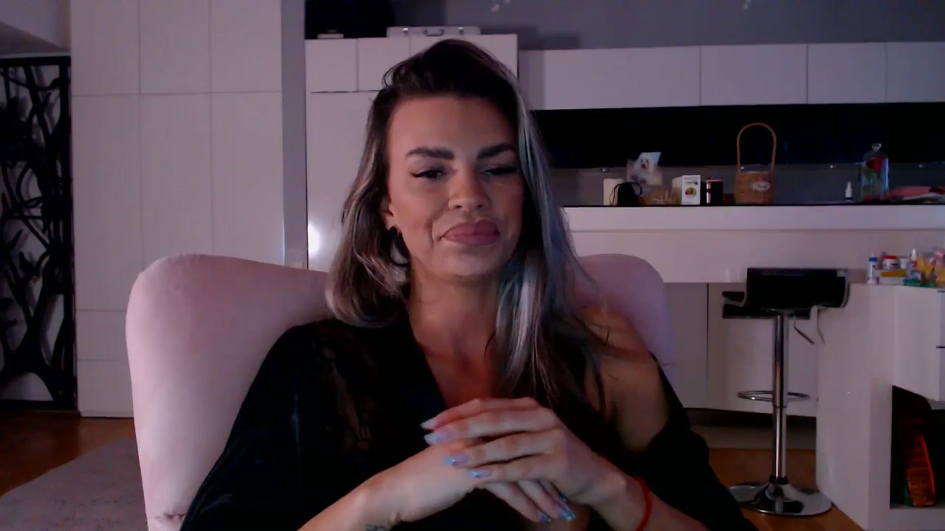 Gallery image thumbnail from D_y_y's myfreecams stream on, 03/18/2026, 04:45 image 14 of 20