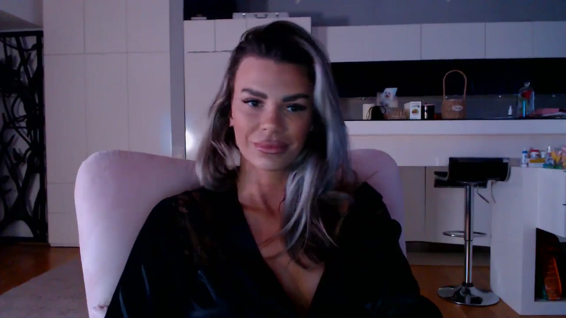 Gallery image thumbnail from D_y_y's myfreecams stream on, 03/18/2026, 04:45 image 10 of 20
