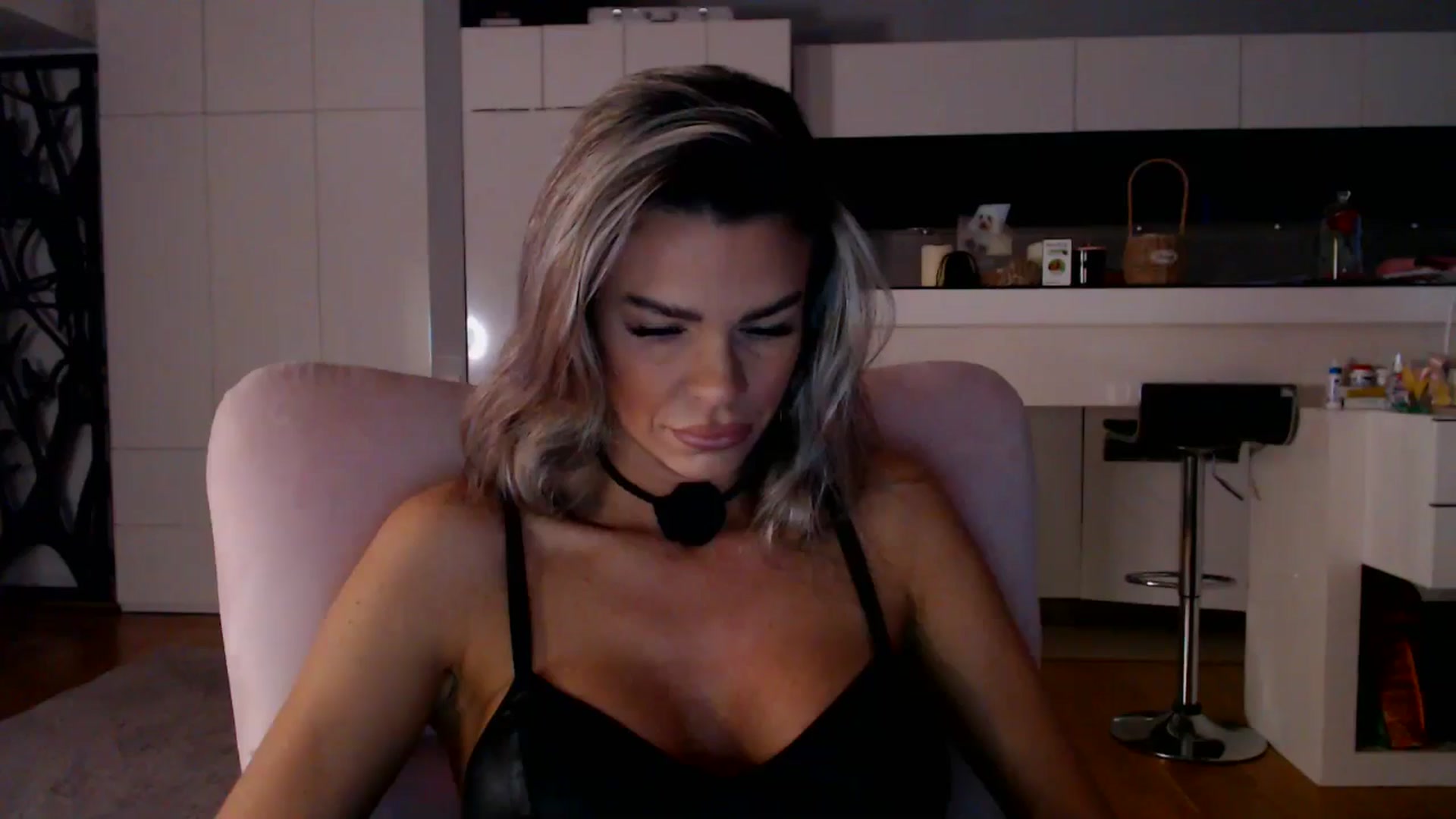 Gallery image thumbnail from D_y_y's myfreecams stream on, 03/19/2026, 05:00 image 13 of 20