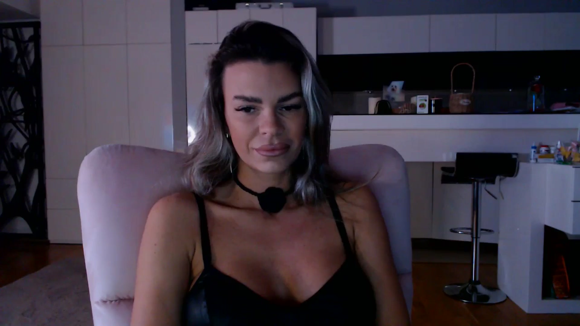 Gallery image thumbnail from D_y_y's myfreecams stream on, 03/19/2026, 05:00 image 12 of 20